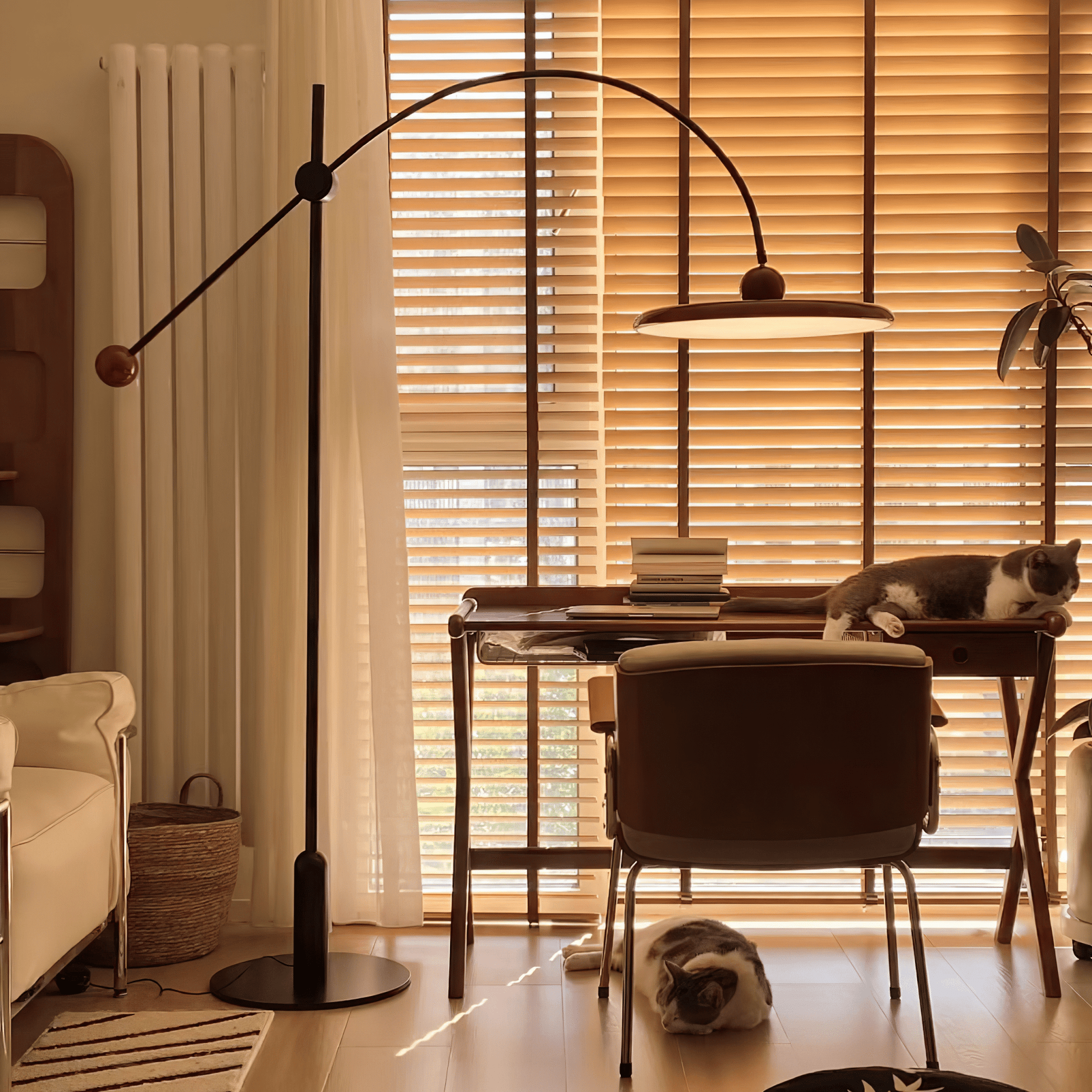 Lola Floor Lamp - Blowlighting