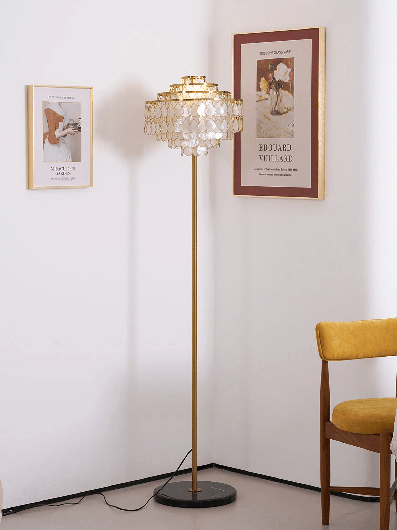 Shells Floor Lamp - Blowlighting