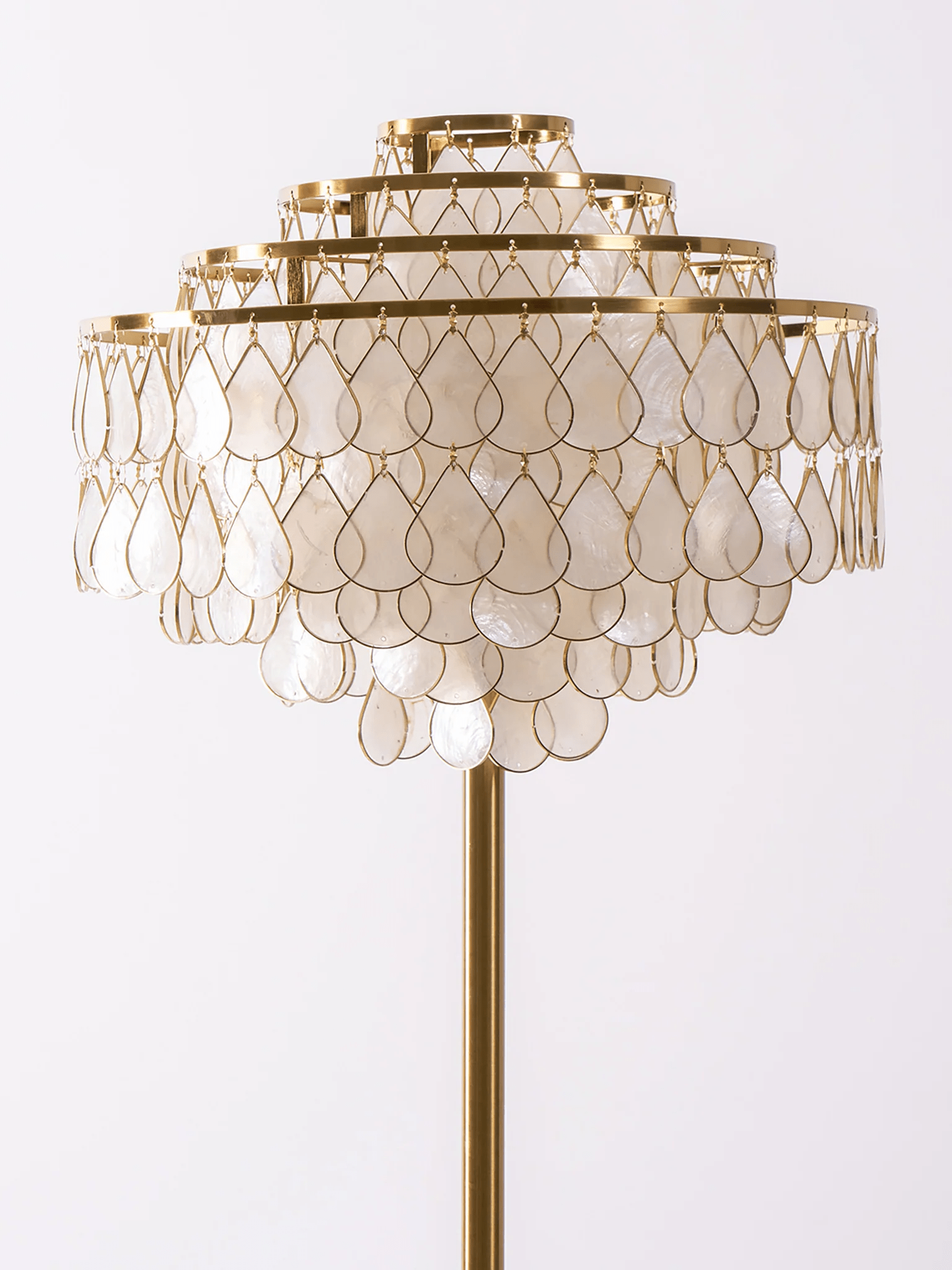 Shells Floor Lamp - Blowlighting