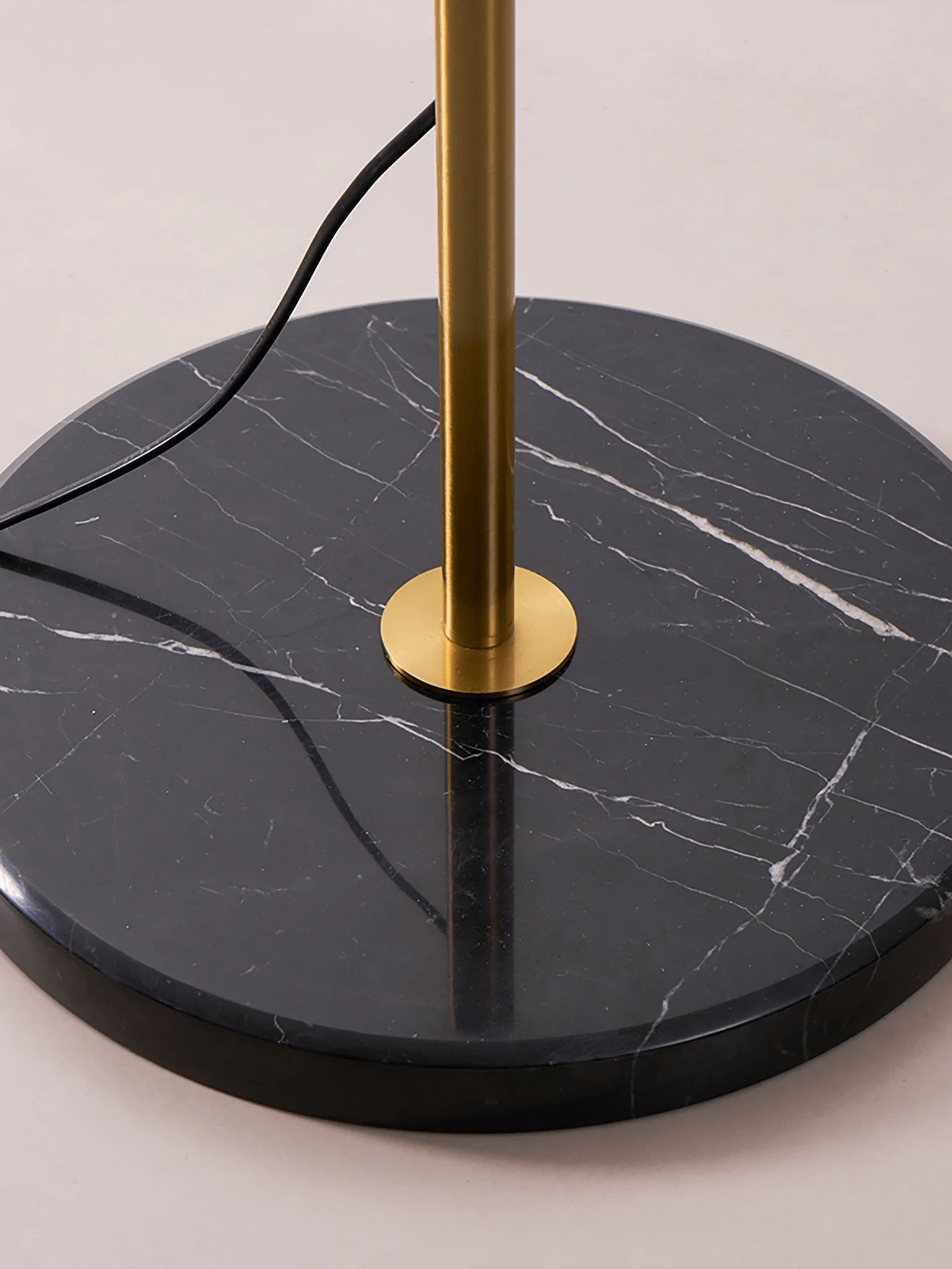 Shells Floor Lamp - Blowlighting