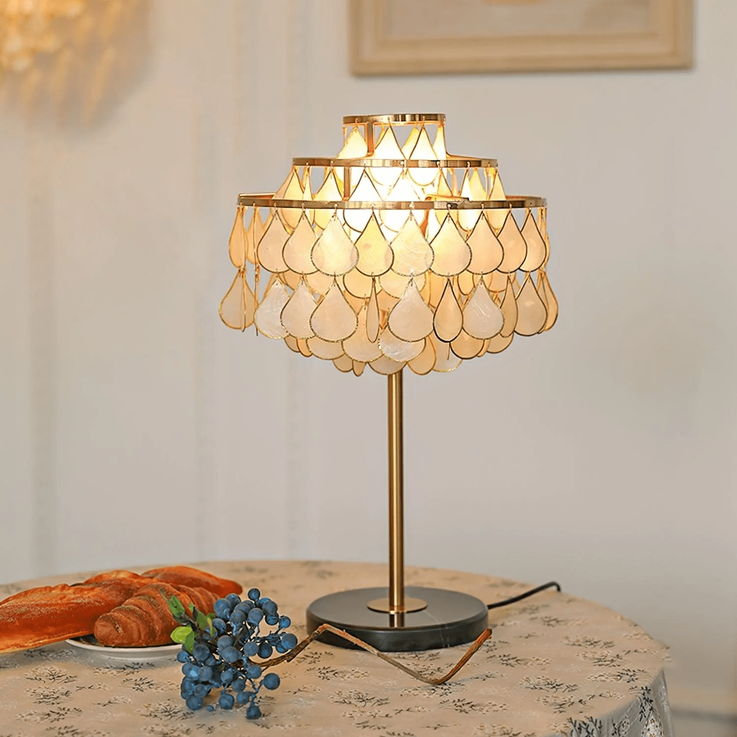Teardrops Shell Table Lamp - Blowlighting