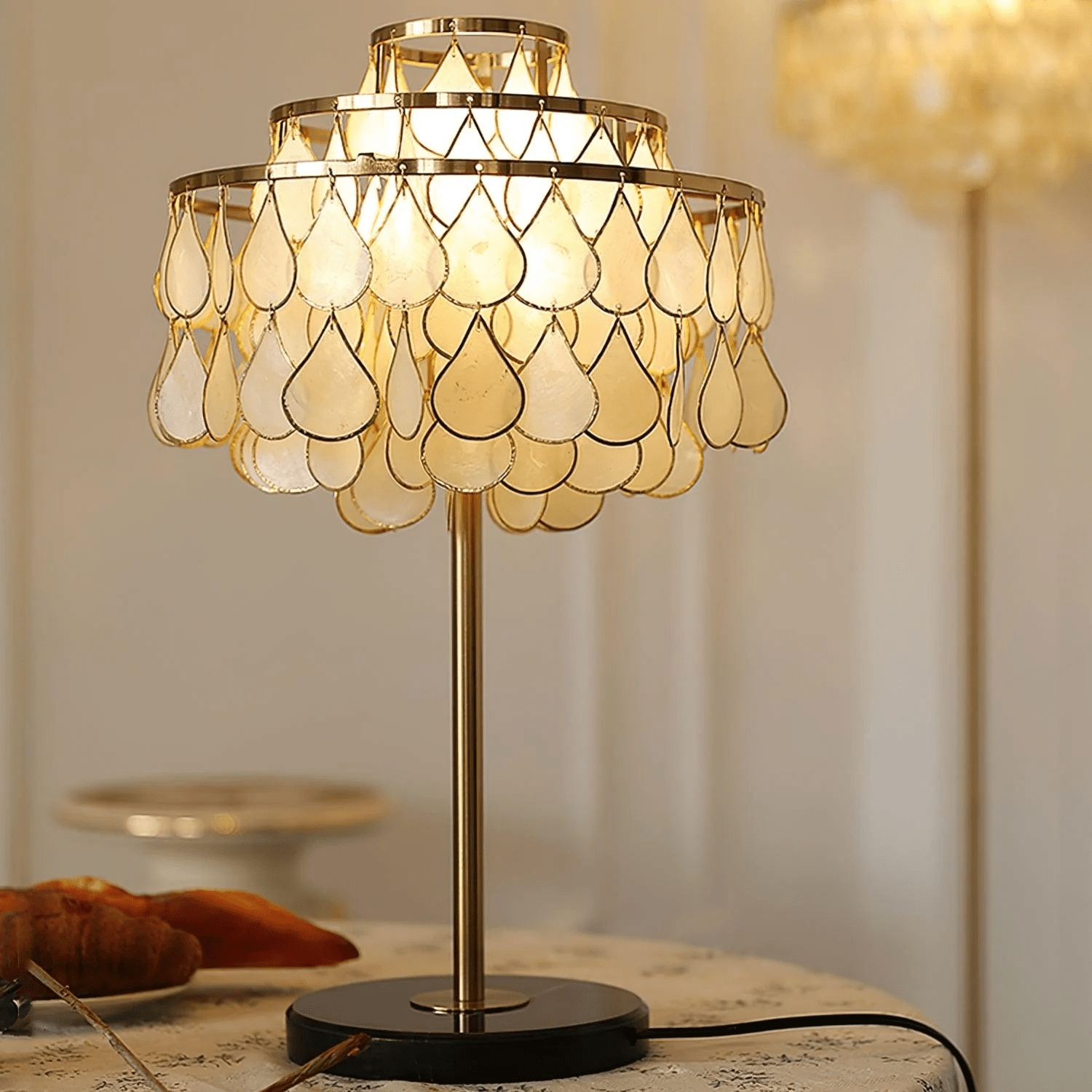 Teardrops Shell Table Lamp - Blowlighting