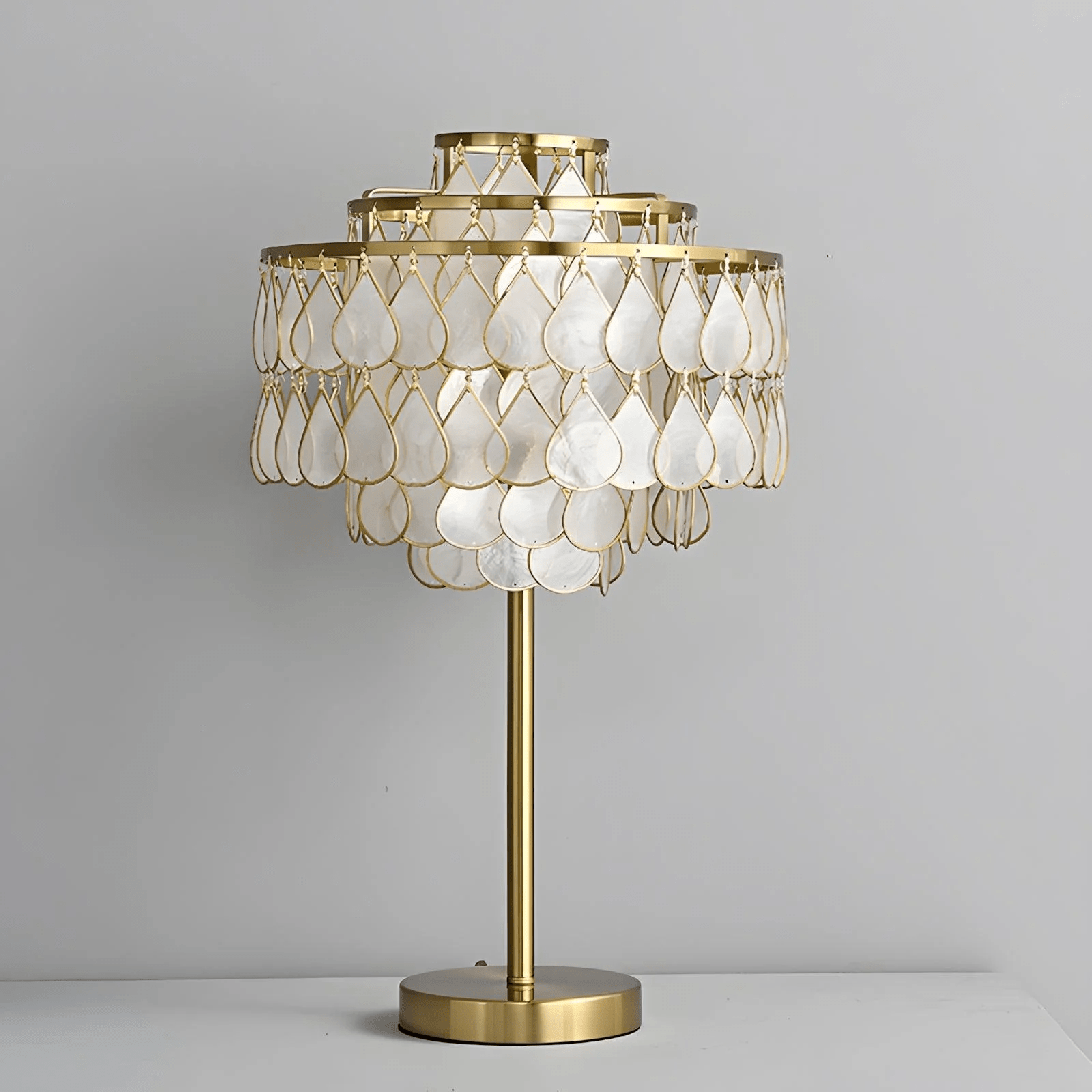 Teardrops Shell Table Lamp - Blowlighting
