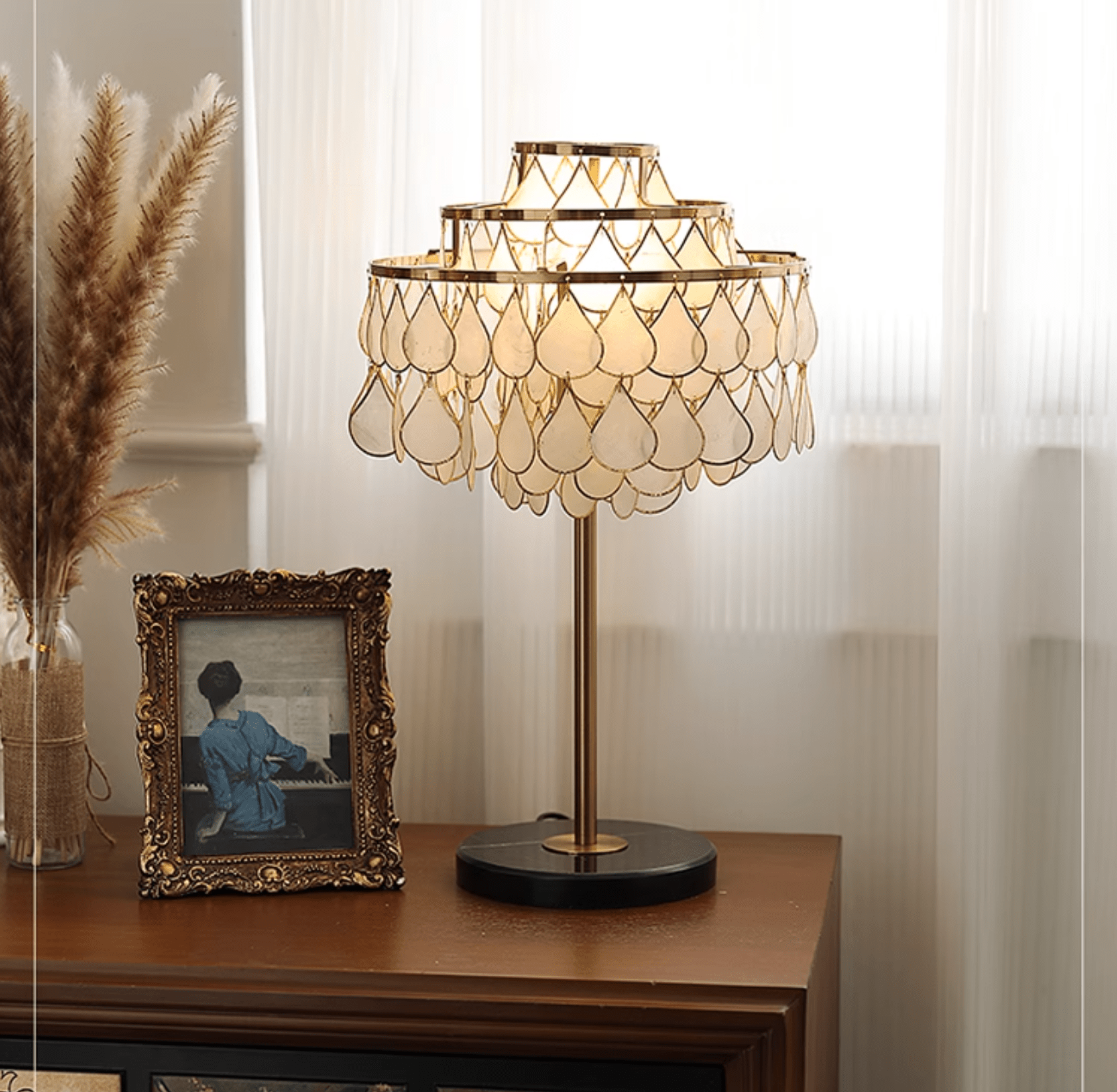 Teardrops Shell Table Lamp - Blowlighting