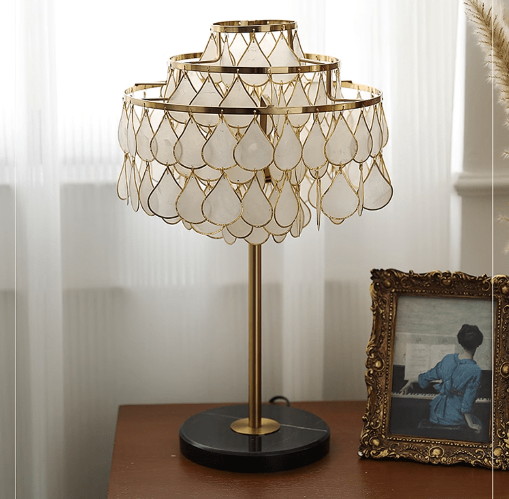 Teardrops Shell Table Lamp - Blowlighting