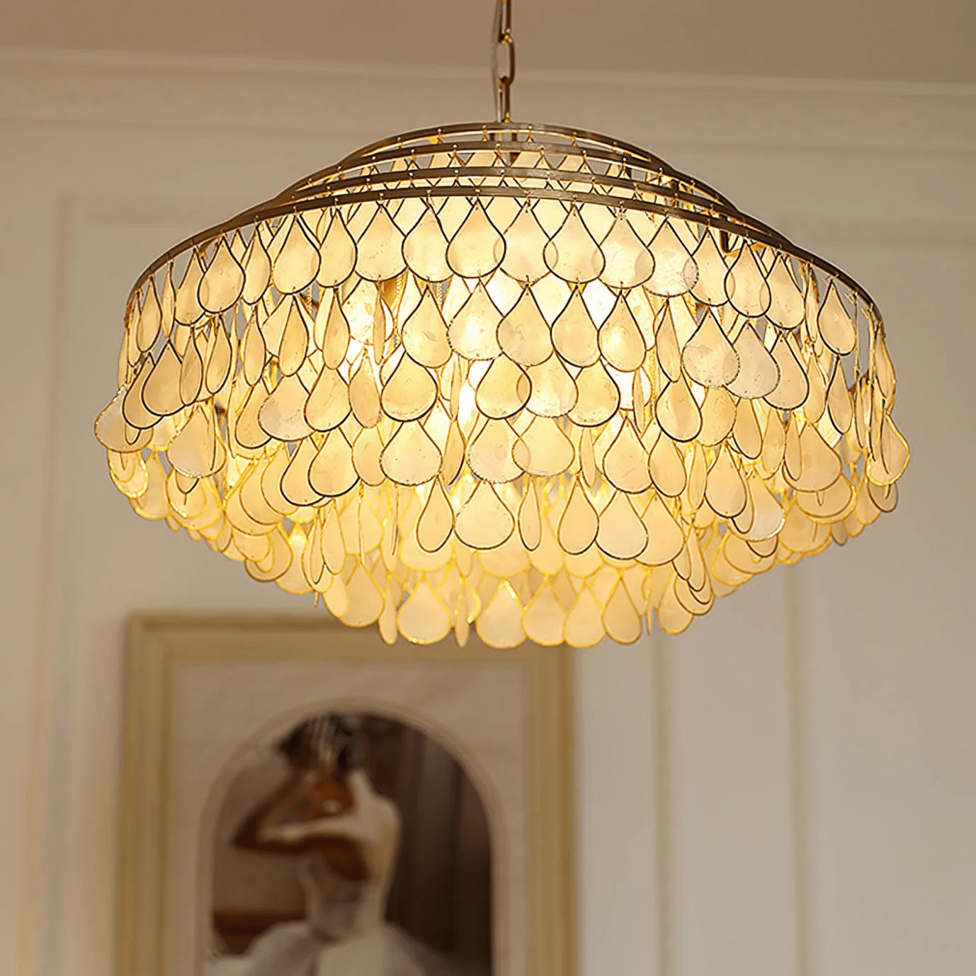 Teardrops Shell Chandelier - Blowlighting