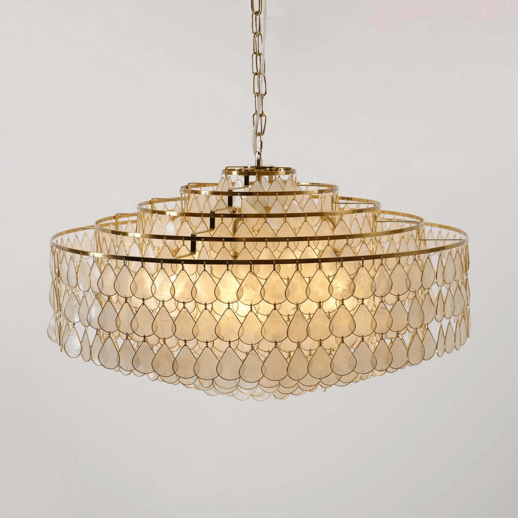 Teardrops Shell Chandelier - Blowlighting