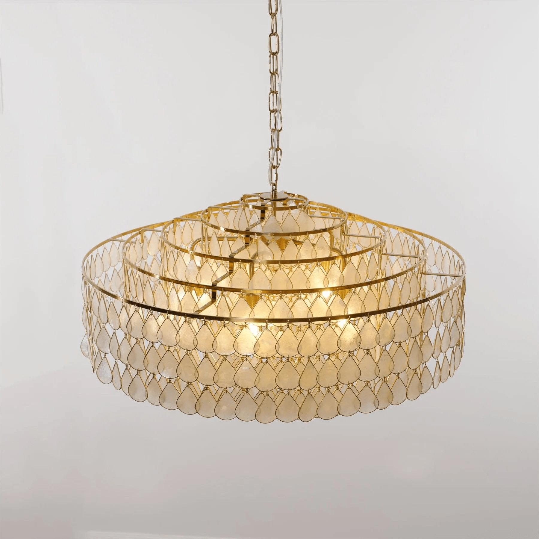 Teardrops Shell Chandelier - Blowlighting