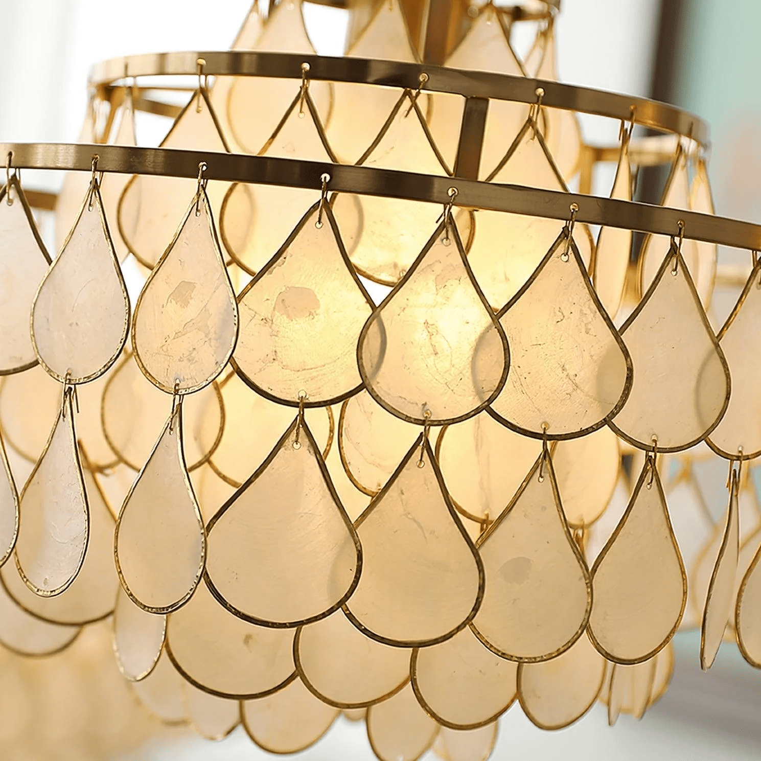 Teardrops Shell Chandelier - Blowlighting