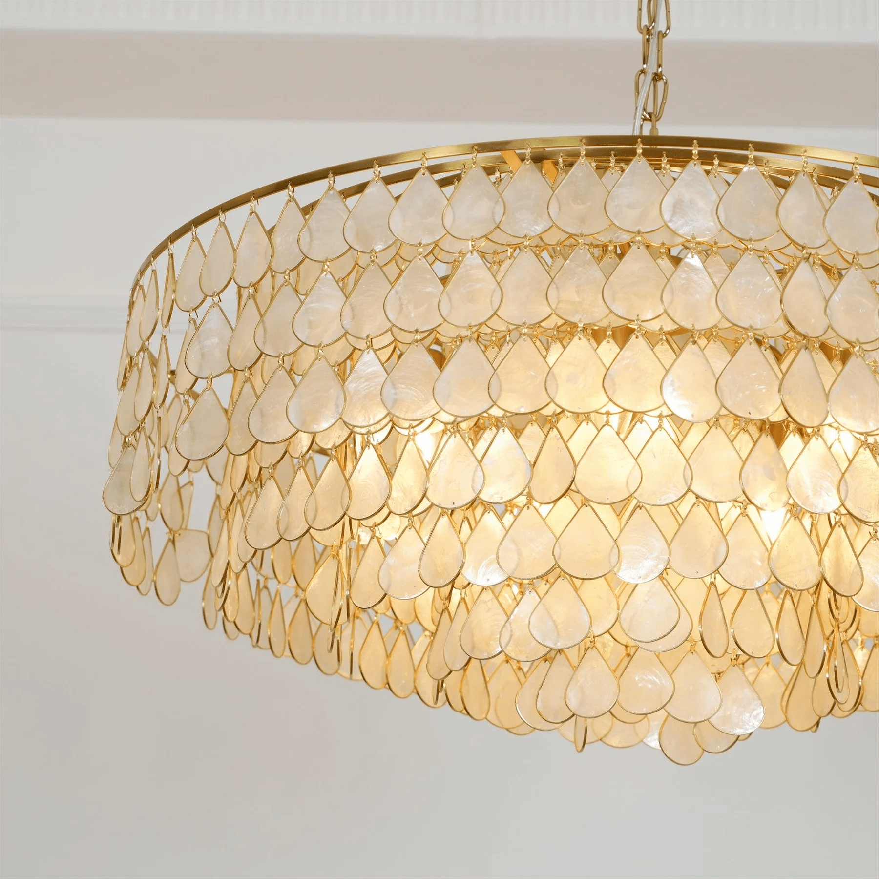 Teardrops Shell Chandelier - Blowlighting