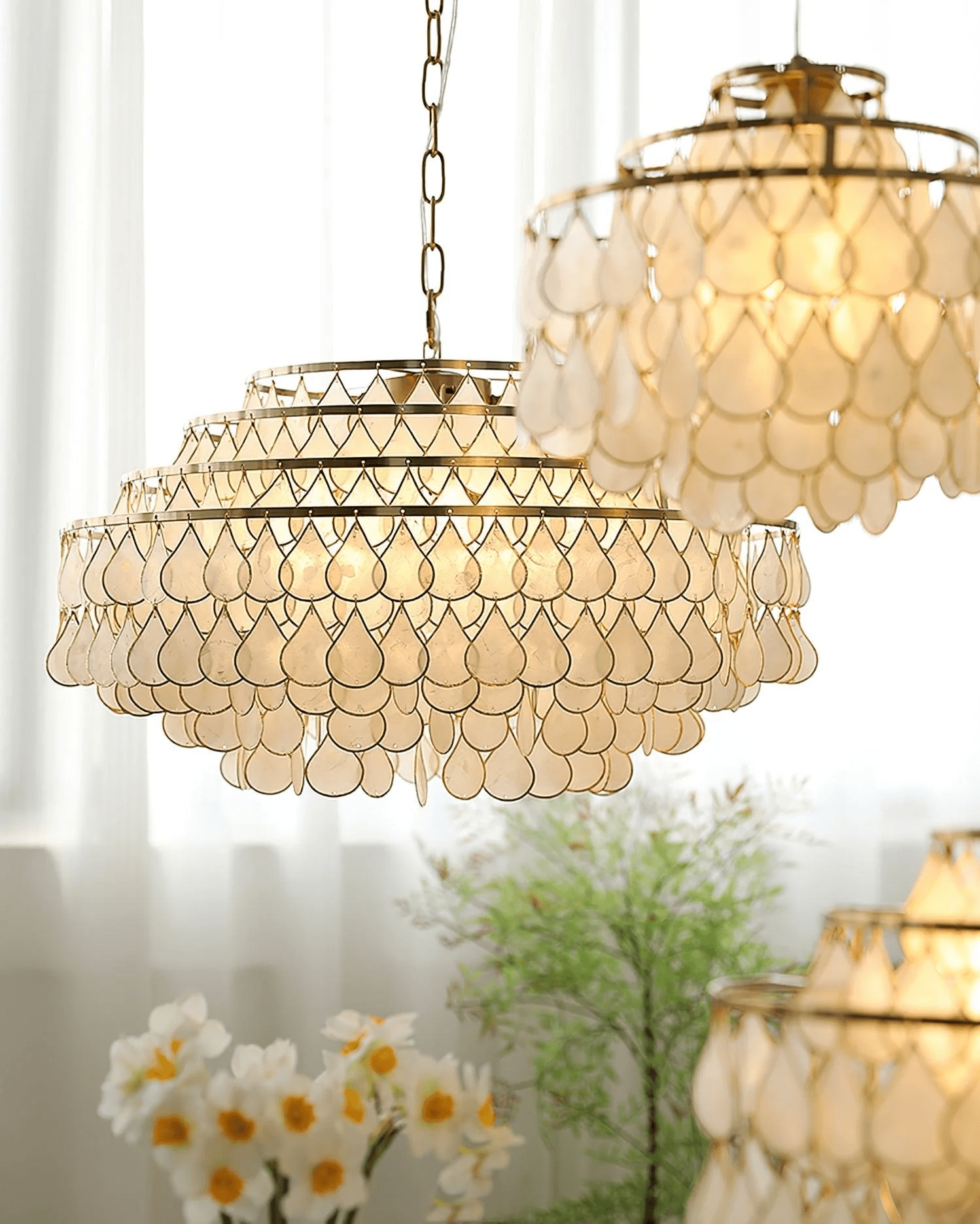 Teardrops Shell Chandelier - Blowlighting