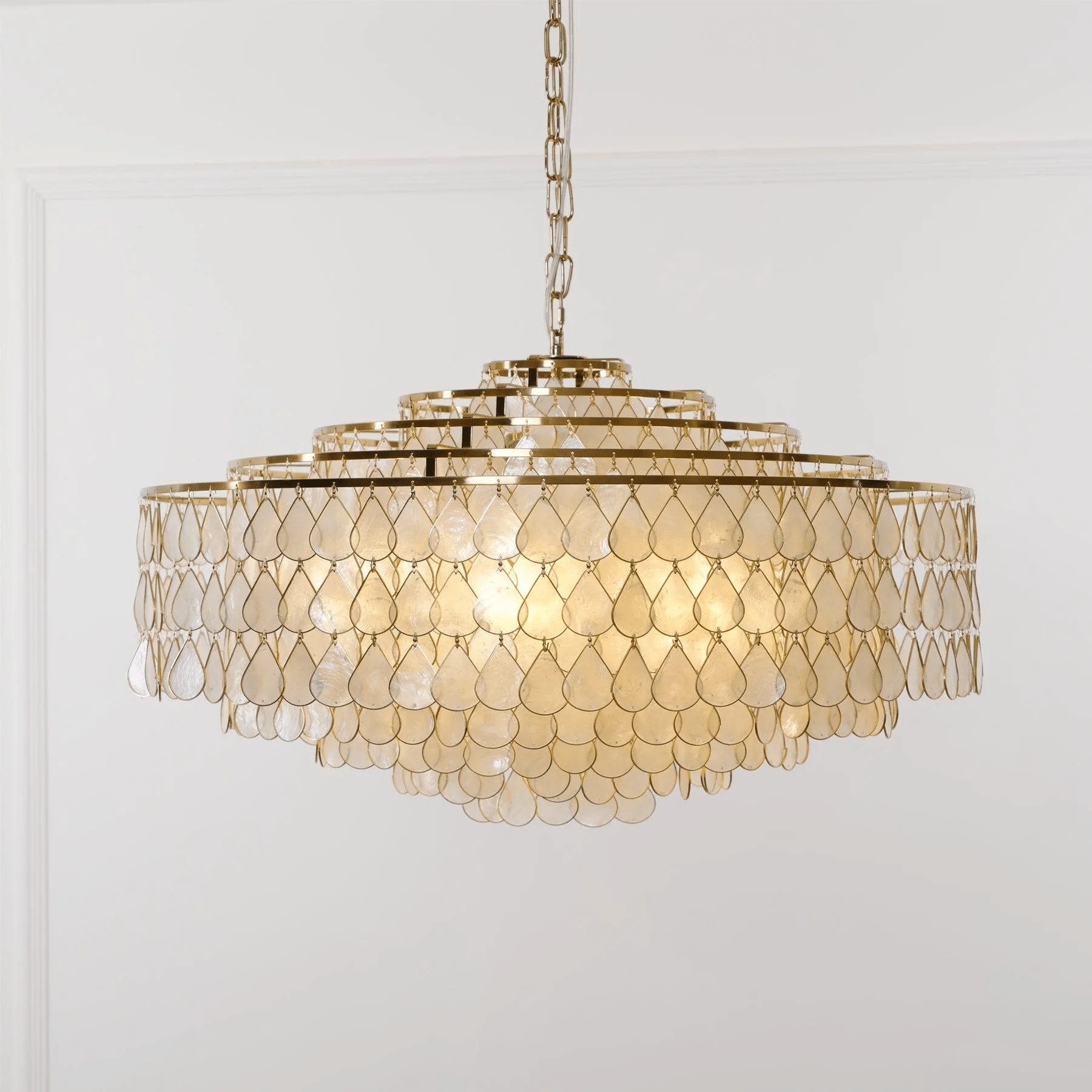 Teardrops Shell Chandelier - Blowlighting