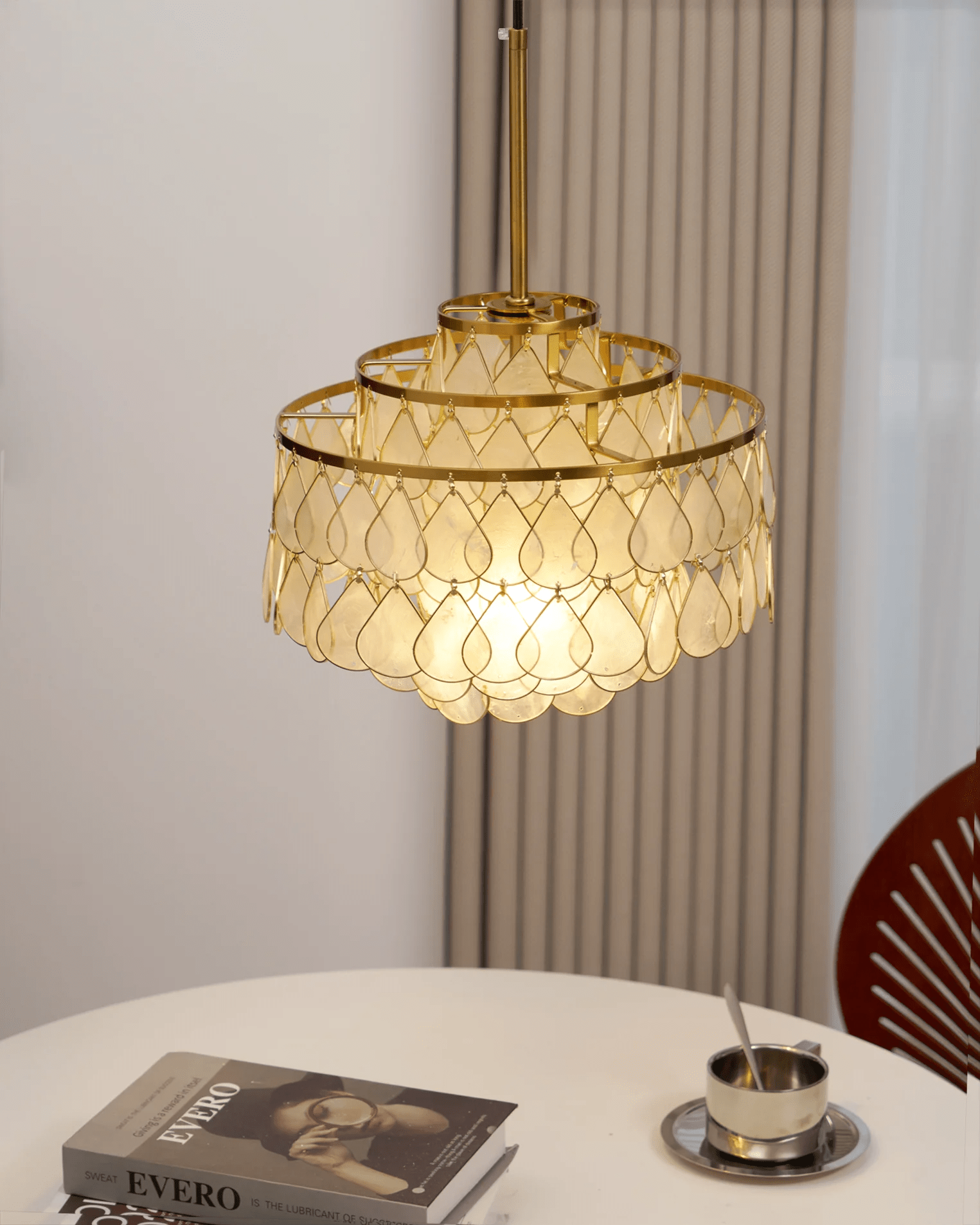 Teardrops Shell Chandelier - Blowlighting