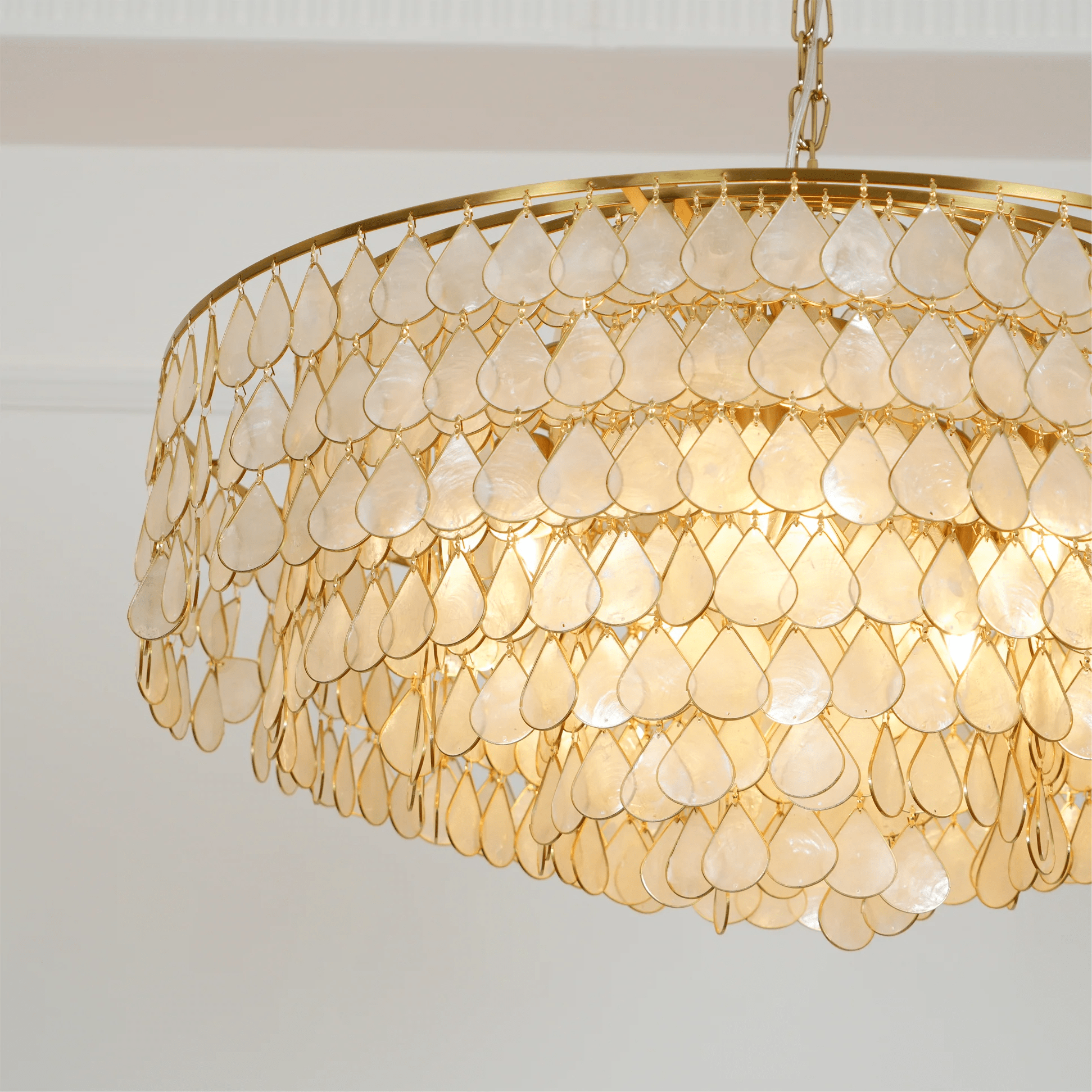 Teardrops Shell Chandelier - Blowlighting