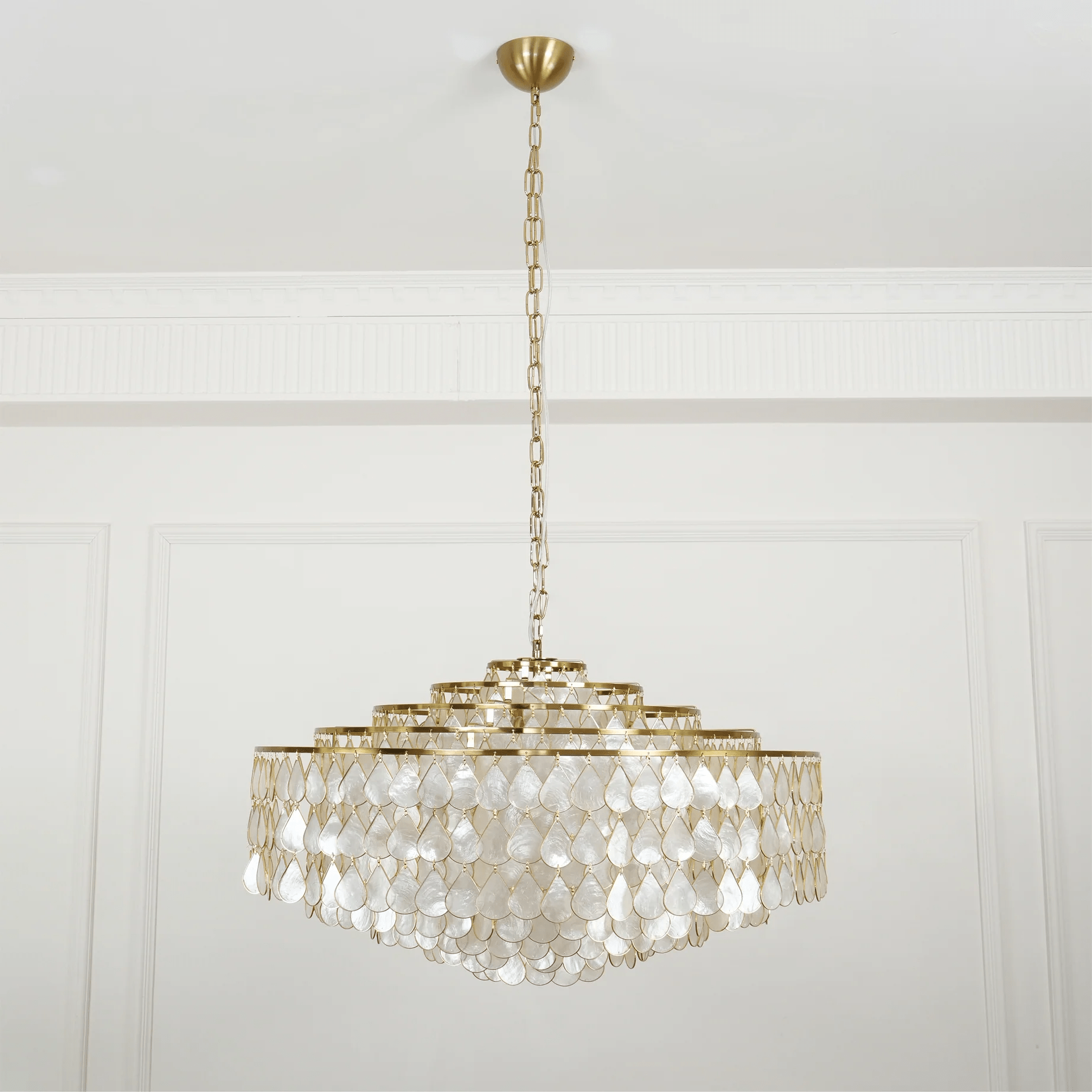 Teardrops Shell Chandelier - Blowlighting