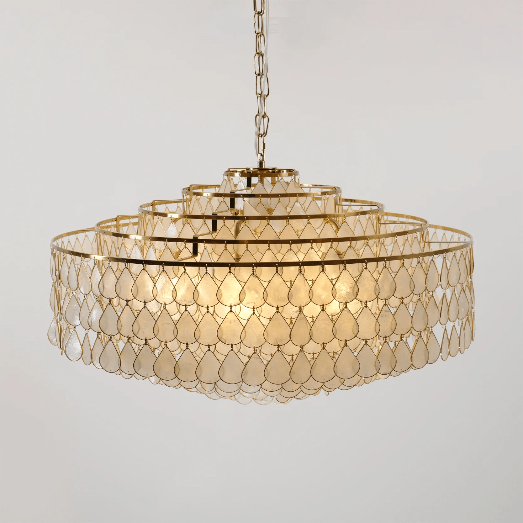 Teardrops Shell Chandelier - Blowlighting