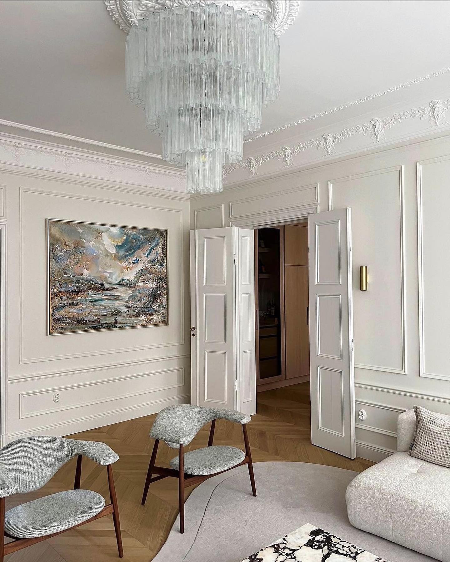 Aurora Chandelier White Layered Tube - Blowlighting