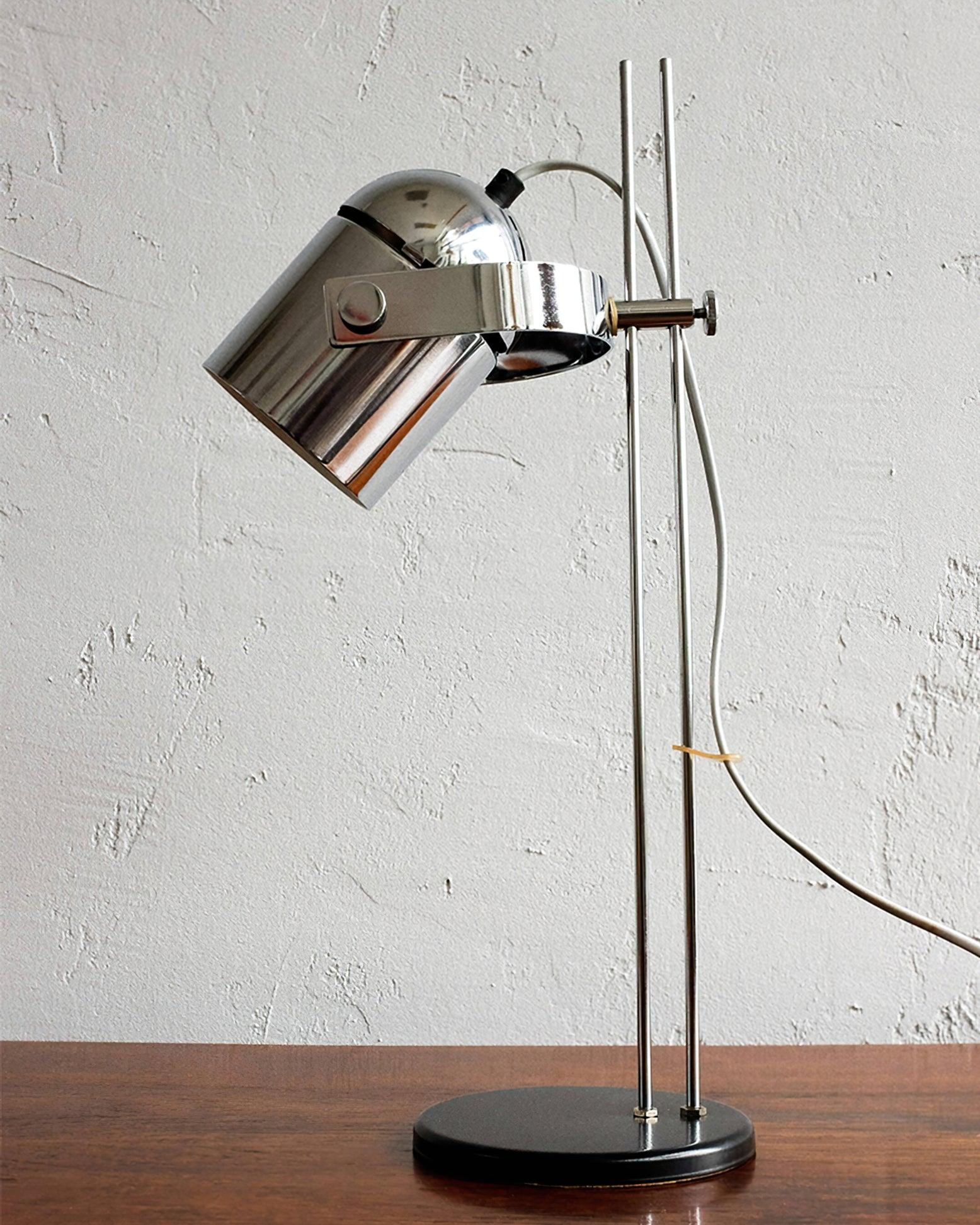 Adjusta Liftable Desk Lamp - Blowlighting