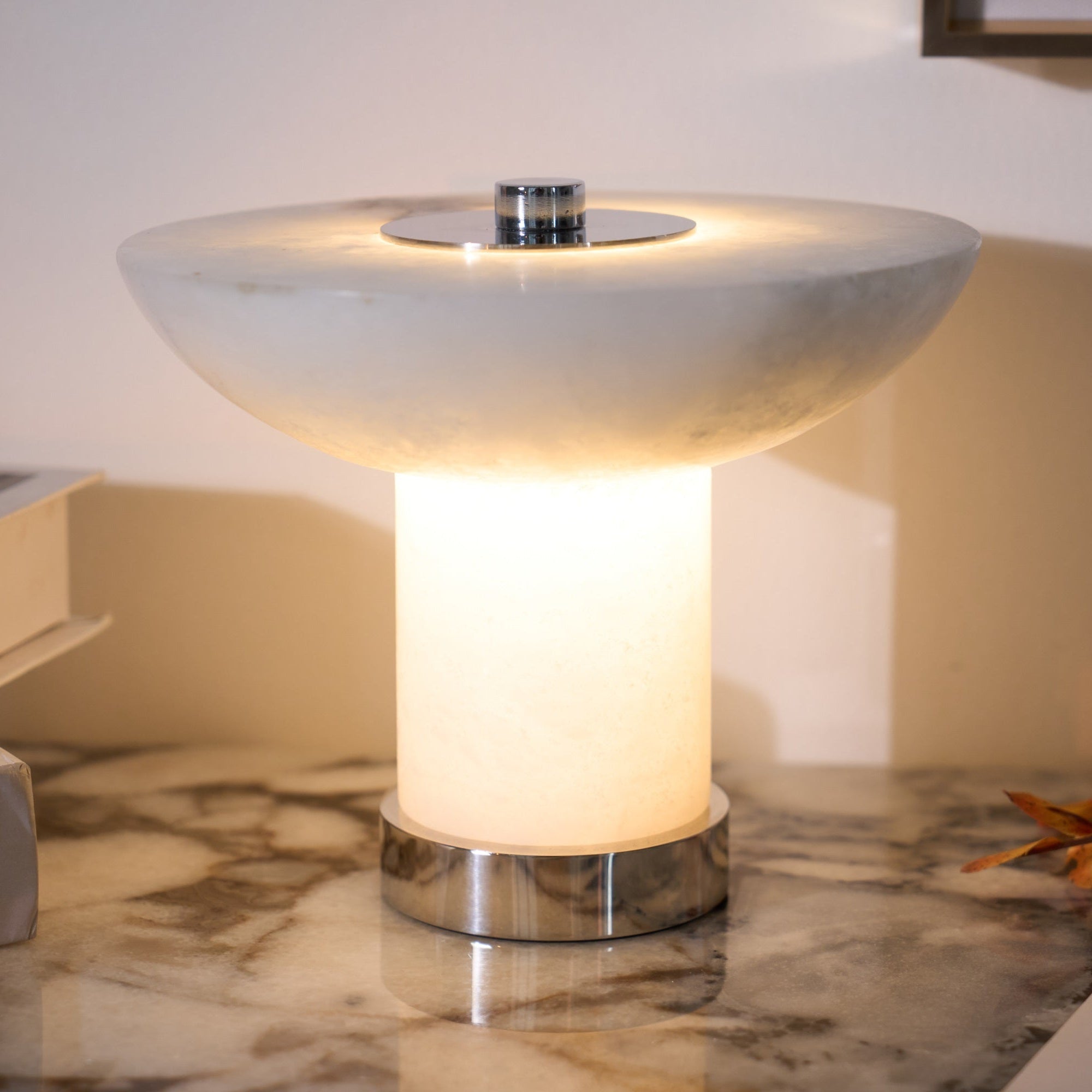 Eurnoran Mushroom Shaped Alabaster Table Lamp - Blowlighting
