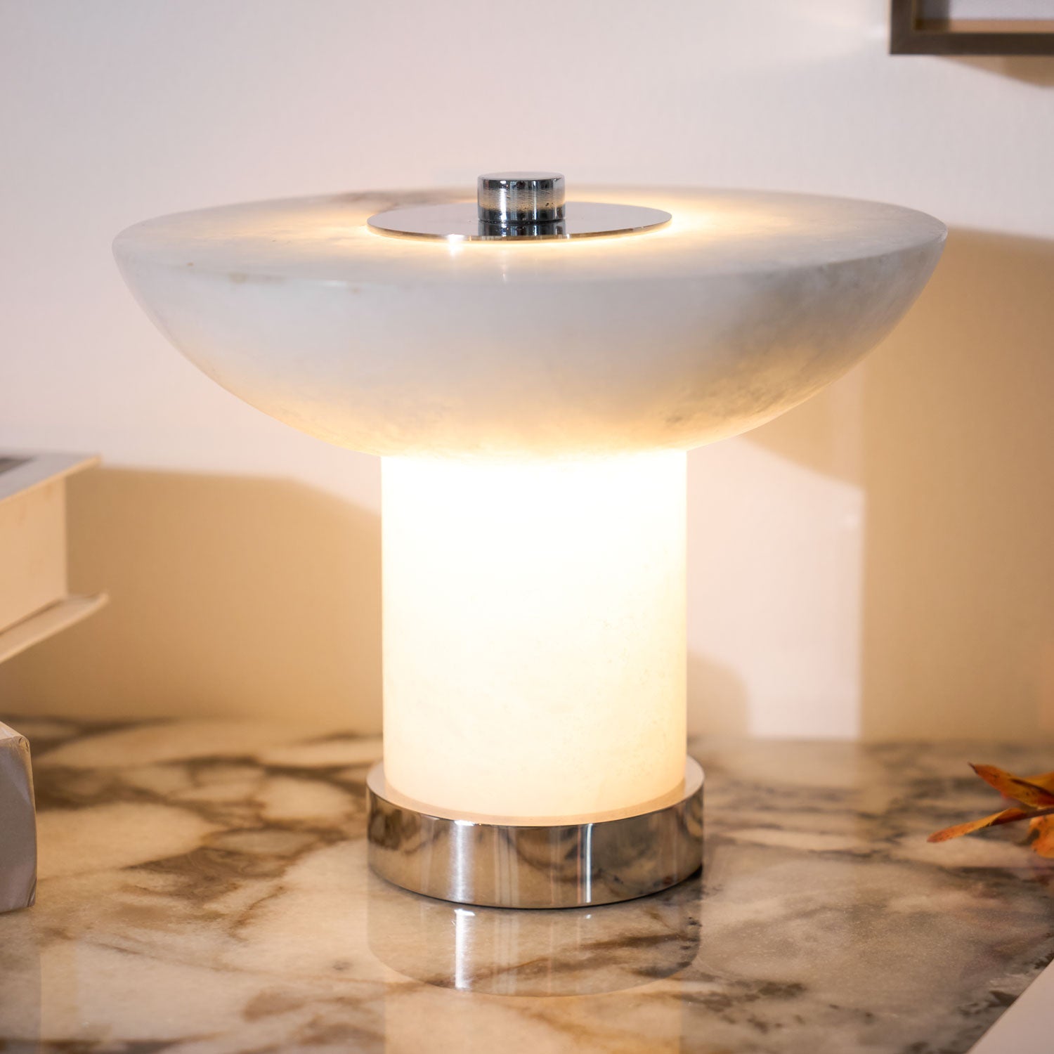 Eurnoran Mushroom Shaped Alabaster Table Lamp - Blowlighting