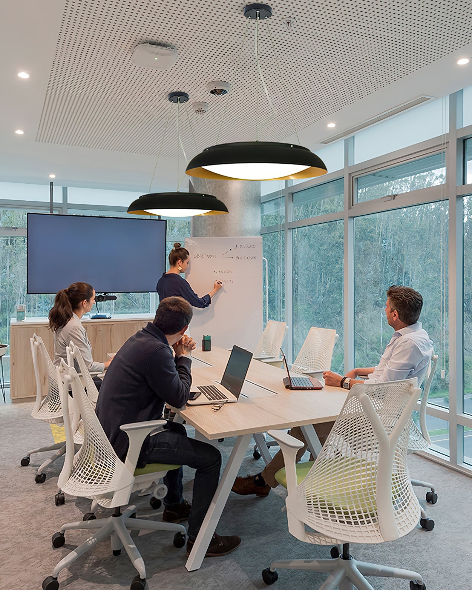 Aero Pendant Light - Blowlighting