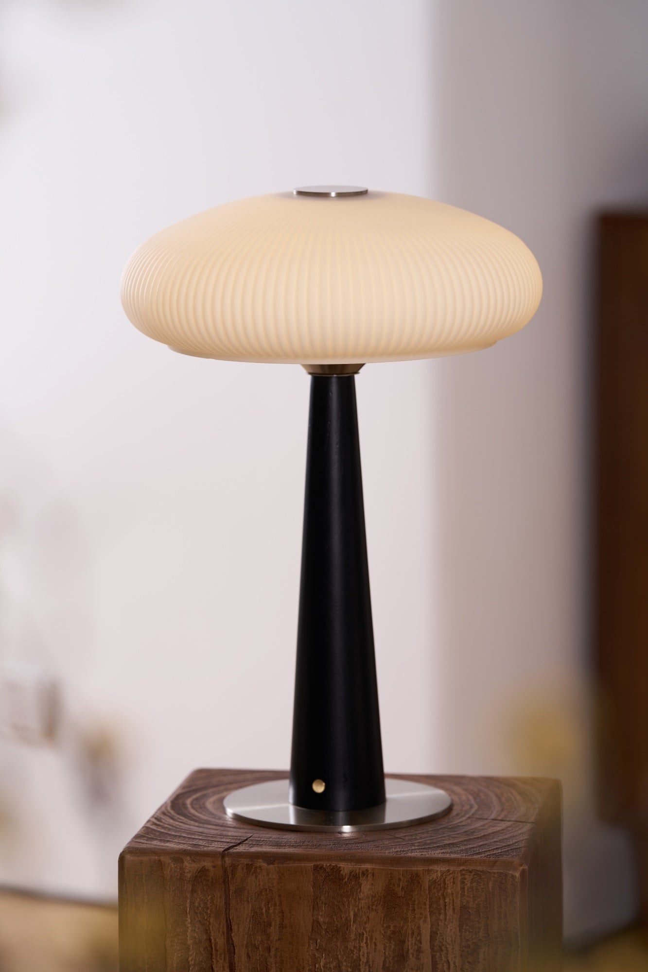 Aeruno Table Lamp - Blowlighting