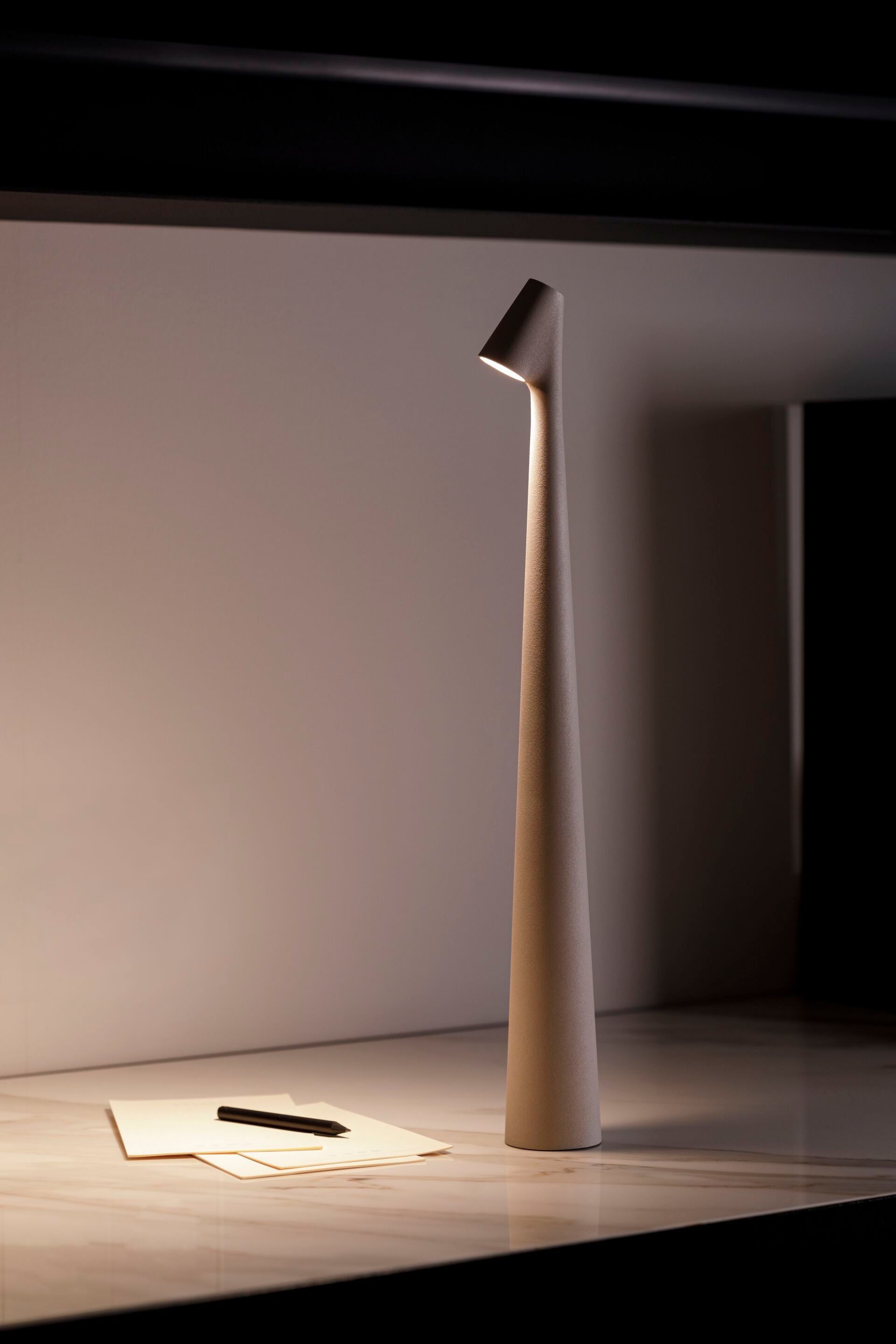 Africa Portable Table Lamp - Blowlighting