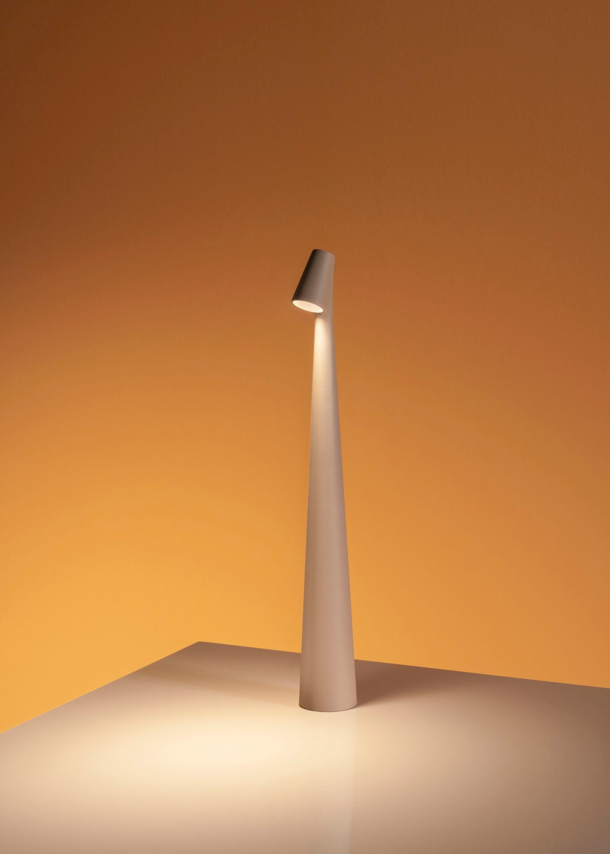 Africa Portable Table Lamp - Blowlighting