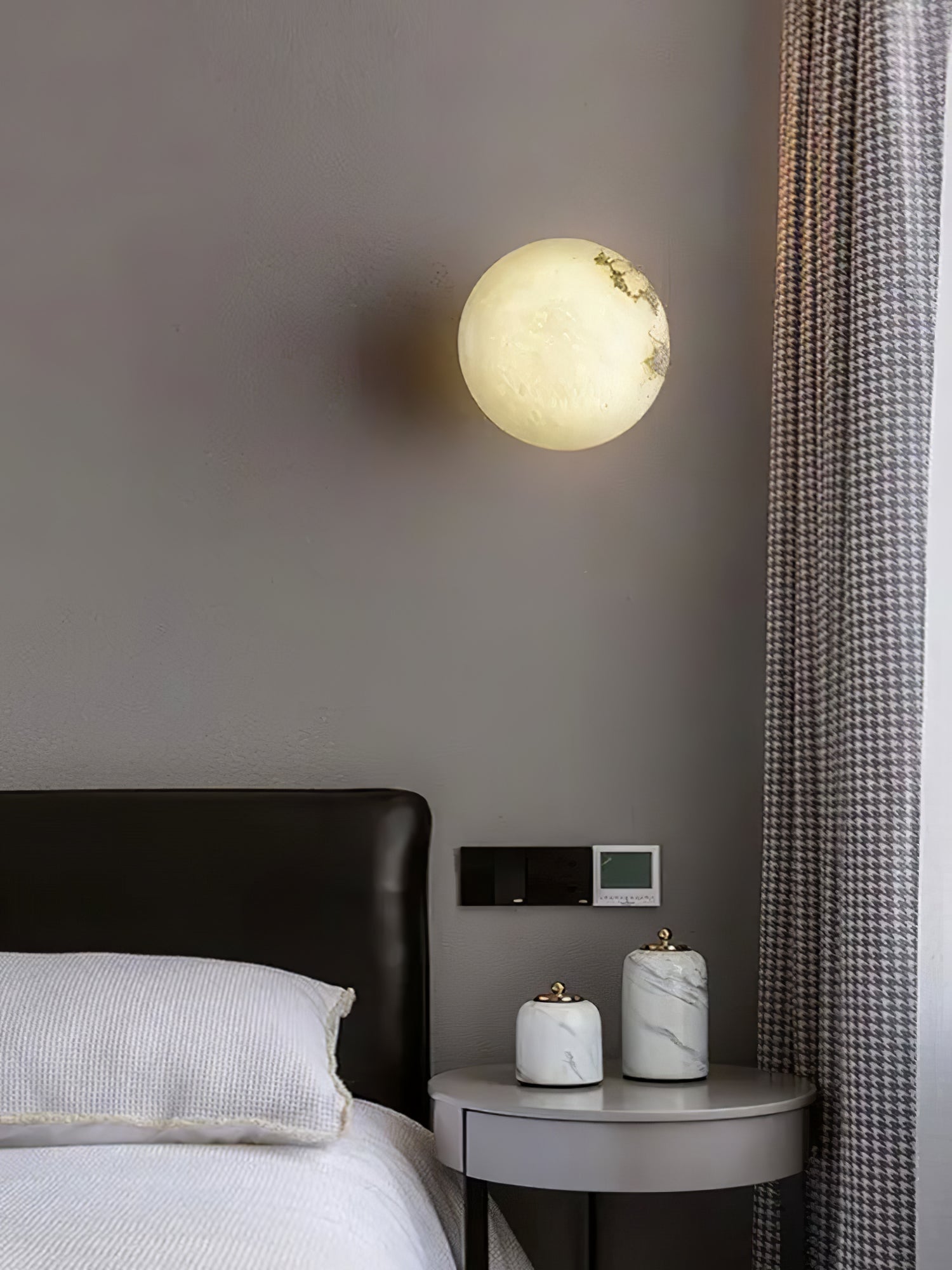 Vevinir Alabaster Globe Wall Light - Blowlighting