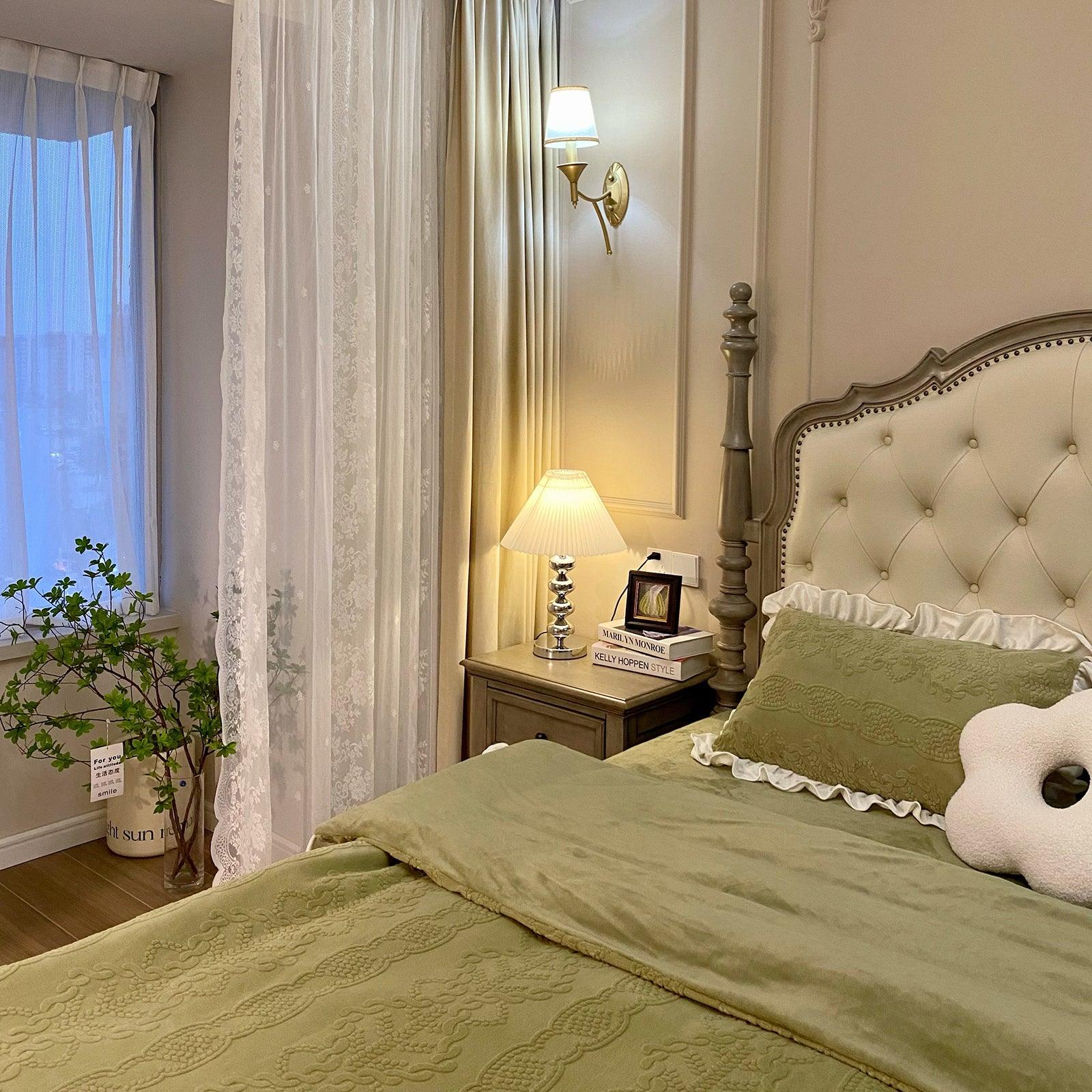 Aleisha Pleated Table Lamp - Blowlighting