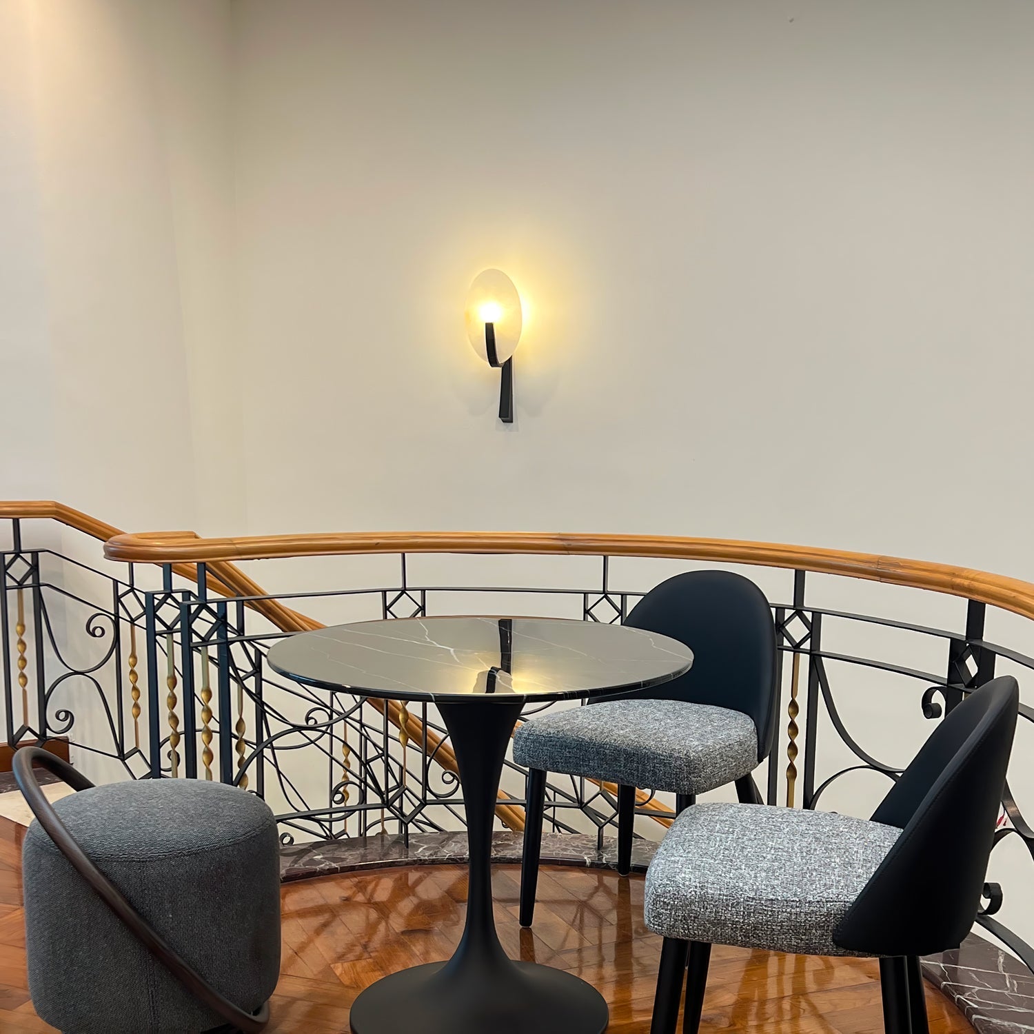 Selene Modern Alabaster Wall Lamp - Blowlighting