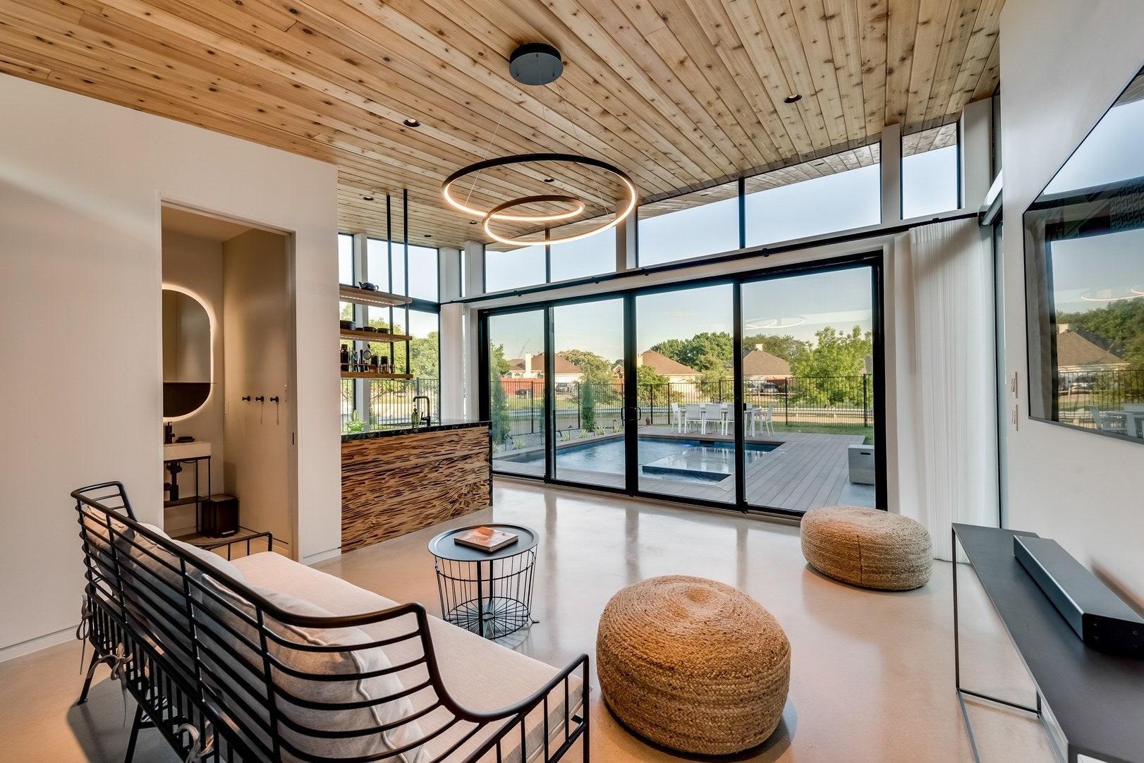 Ampersand Chandelier - Blowlighting