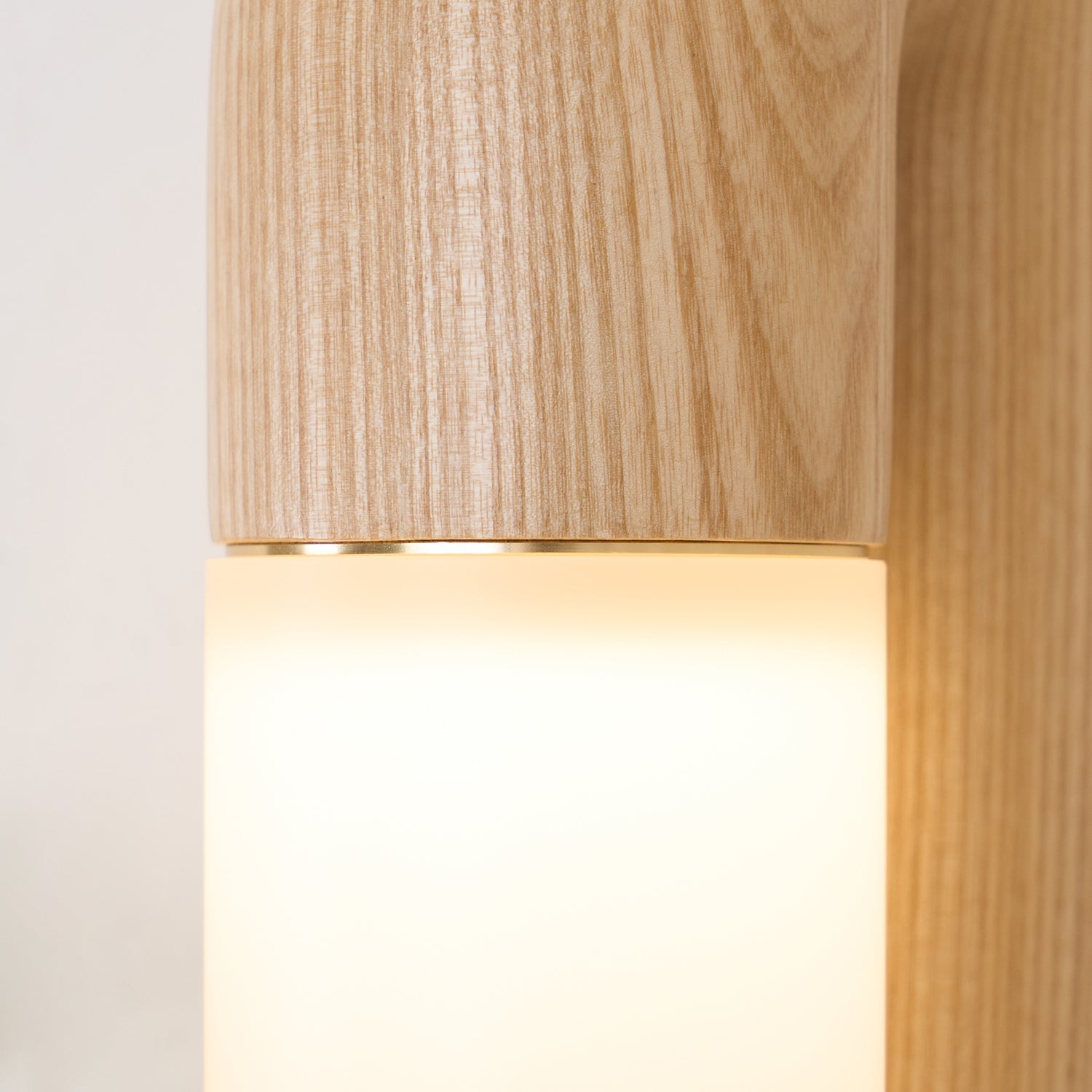 Arcus Wood Wall Lamp - Blowlighting
