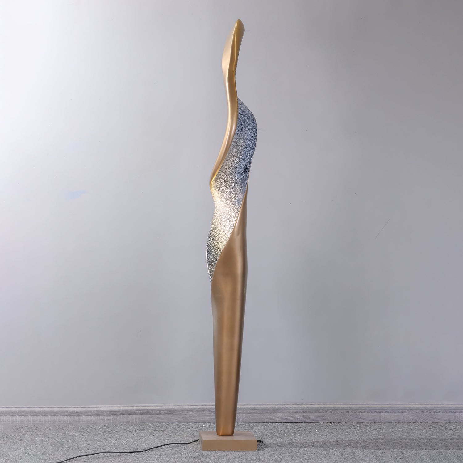 Mydorisra Sculptural Fiberglass Floor Lamp - Blowlighting