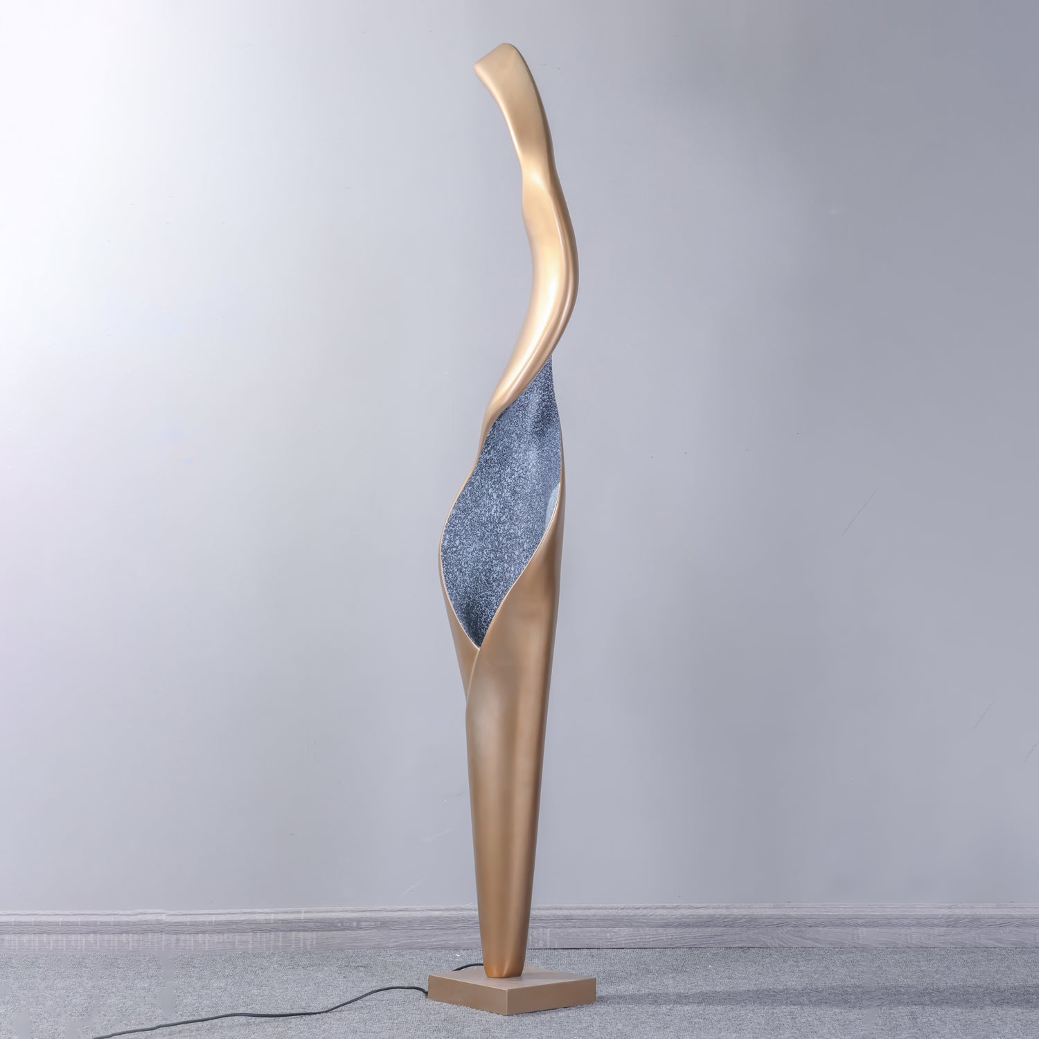 Mydorisra Sculptural Fiberglass Floor Lamp - Blowlighting
