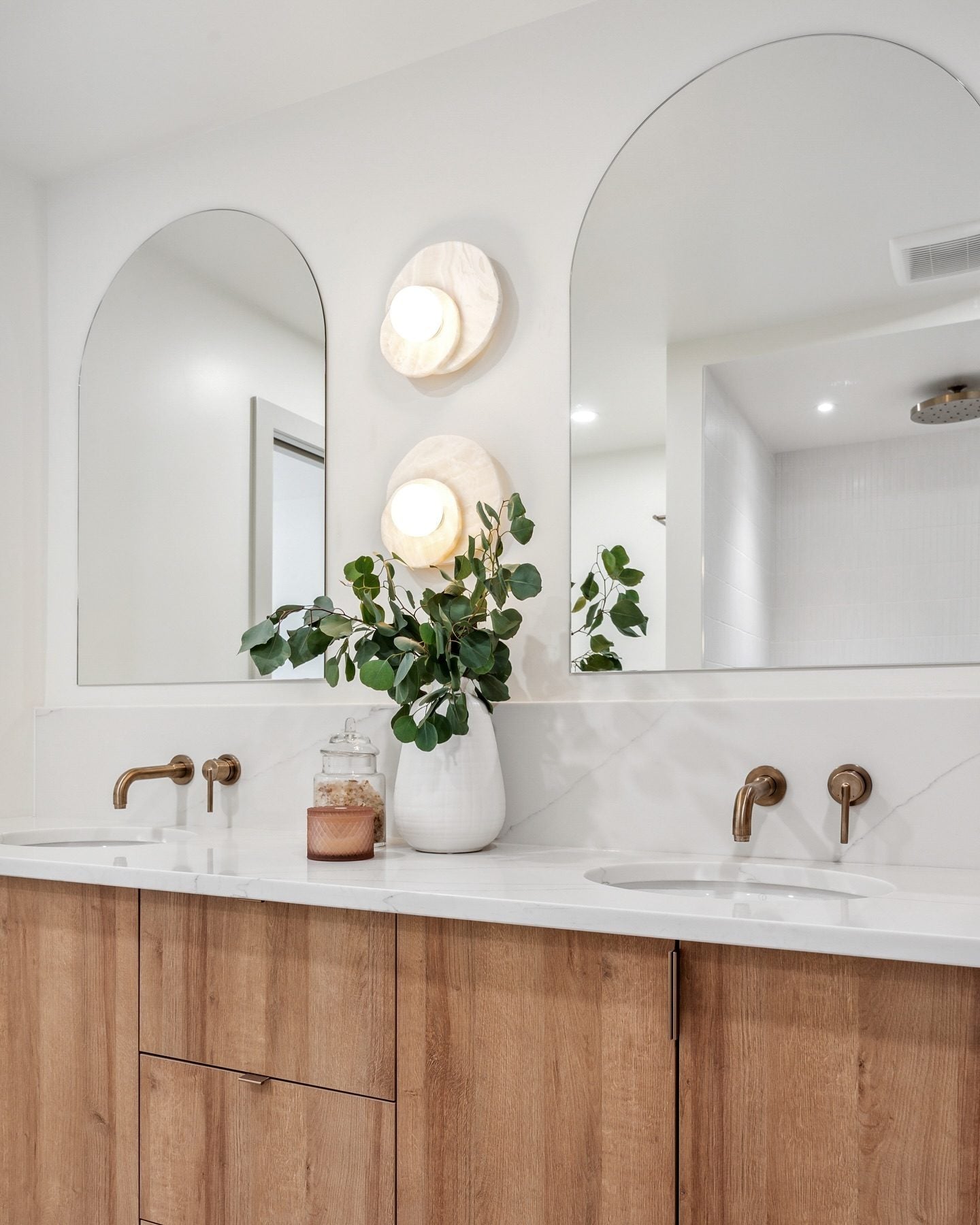 Alorarae Organic Alabaster Wall Light - Blowlighting