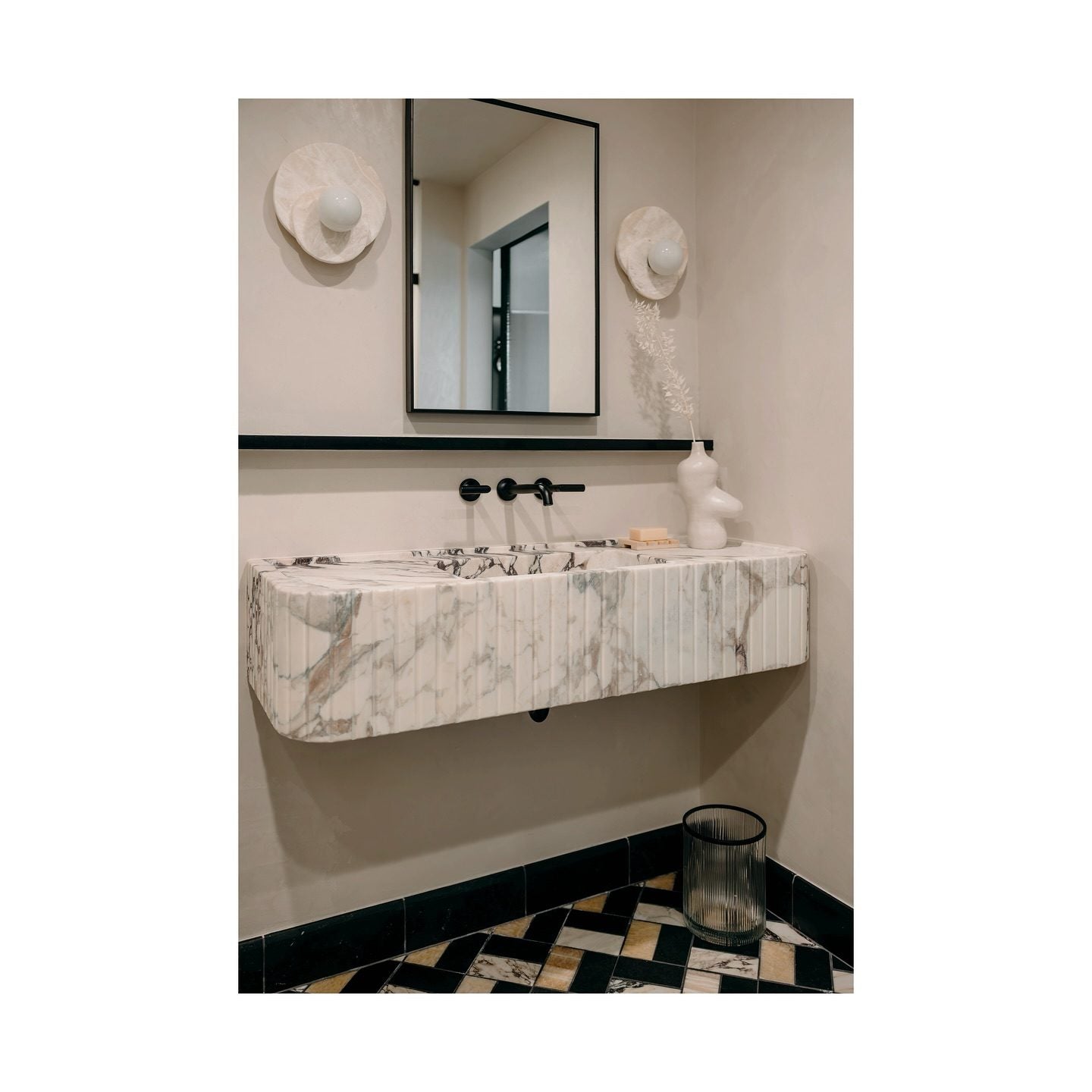 Alorarae Organic Alabaster Wall Light - Blowlighting