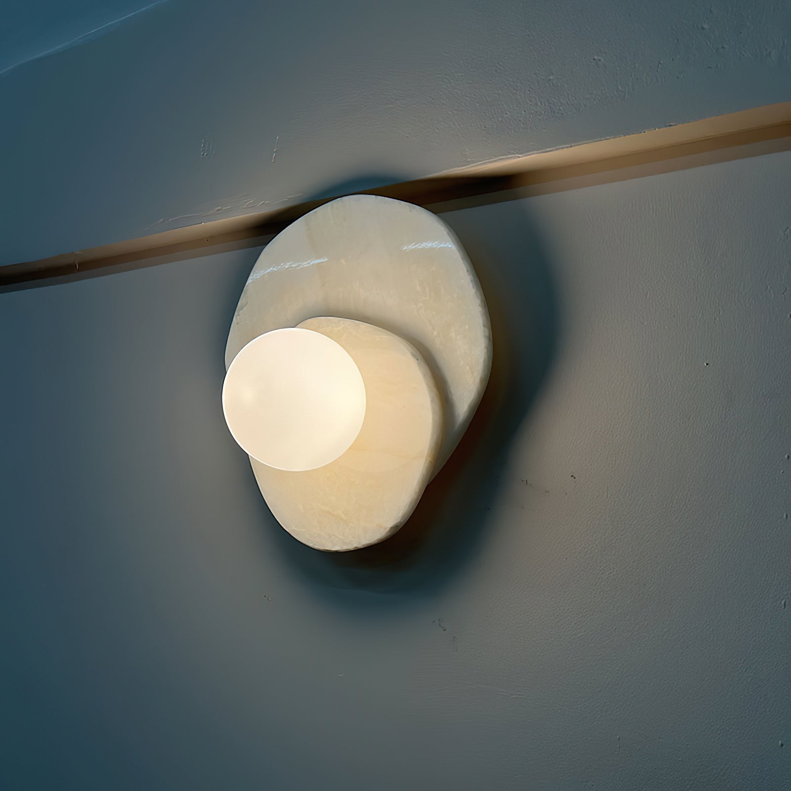Alorarae Organic Alabaster Wall Light - Blowlighting