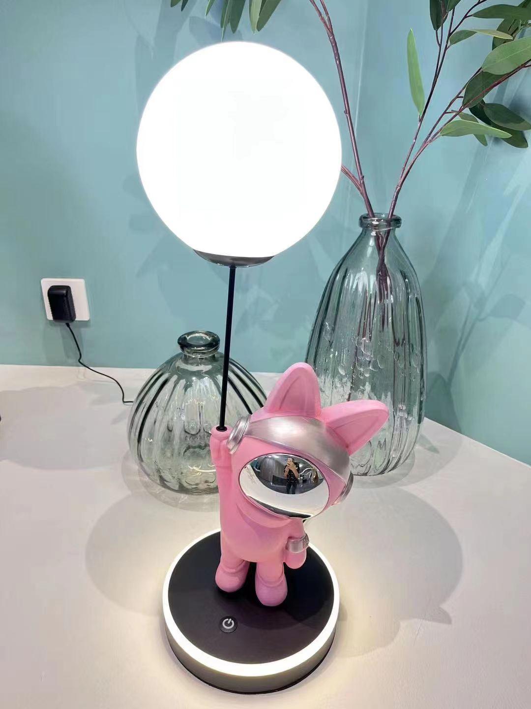 Astronaut and Planet Lamp - Blowlighting