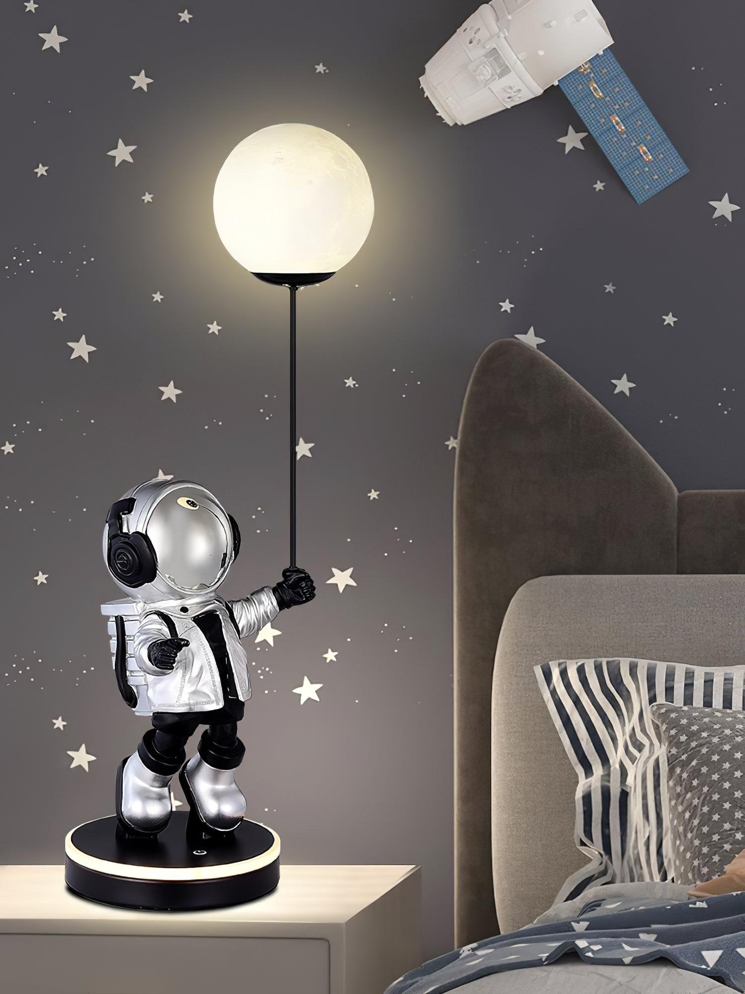 Astronaut and Planet Lamp - Blowlighting