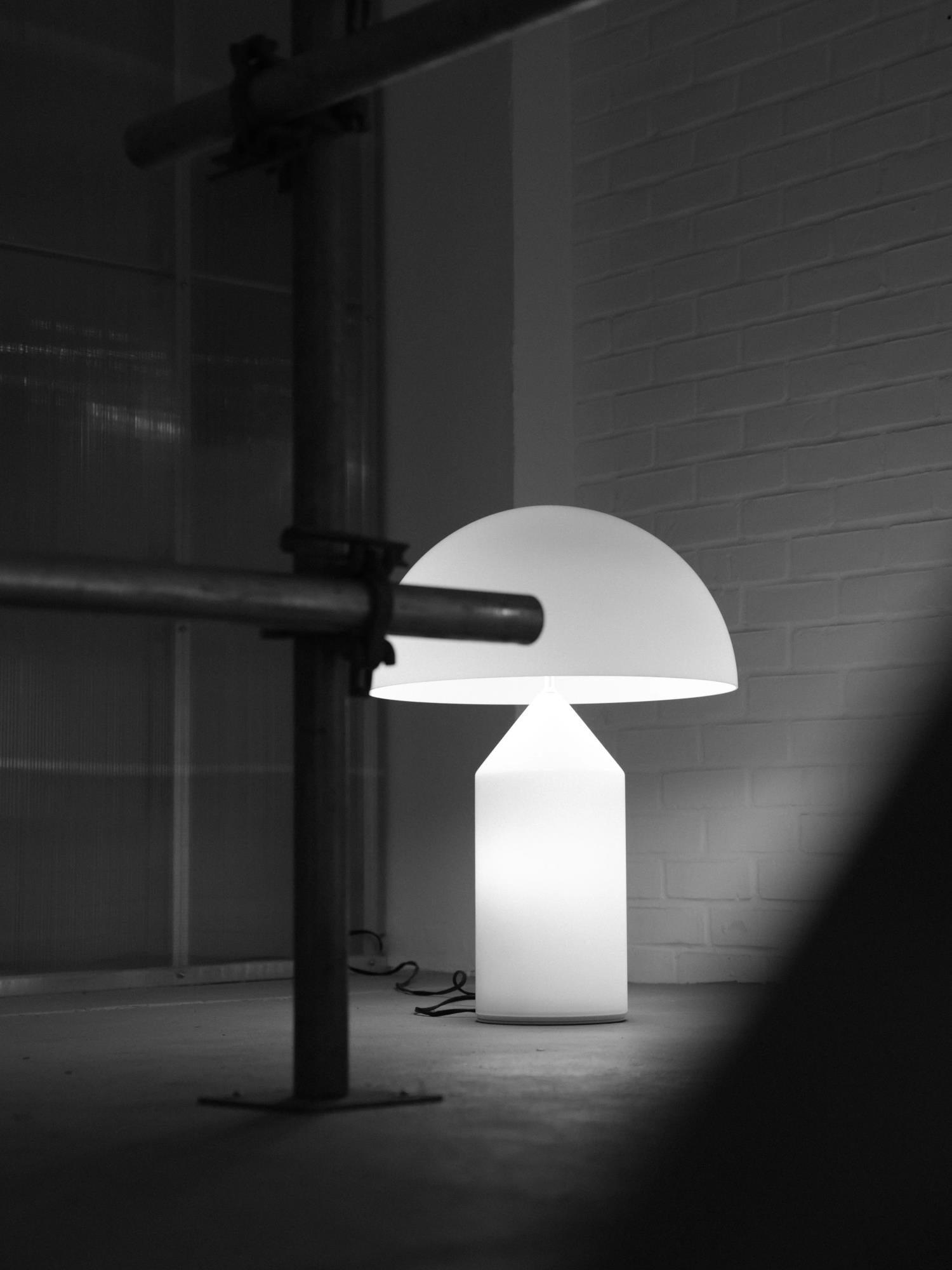 Atollo Glass Table Lamp - Blowlighting