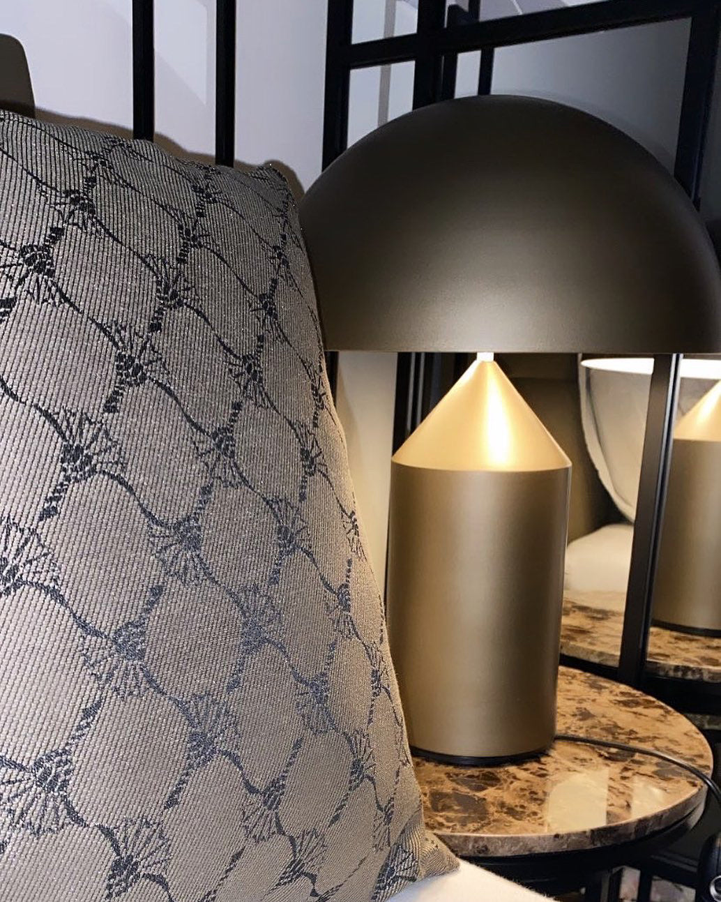 Atollo Table Lamp - Blowlighting