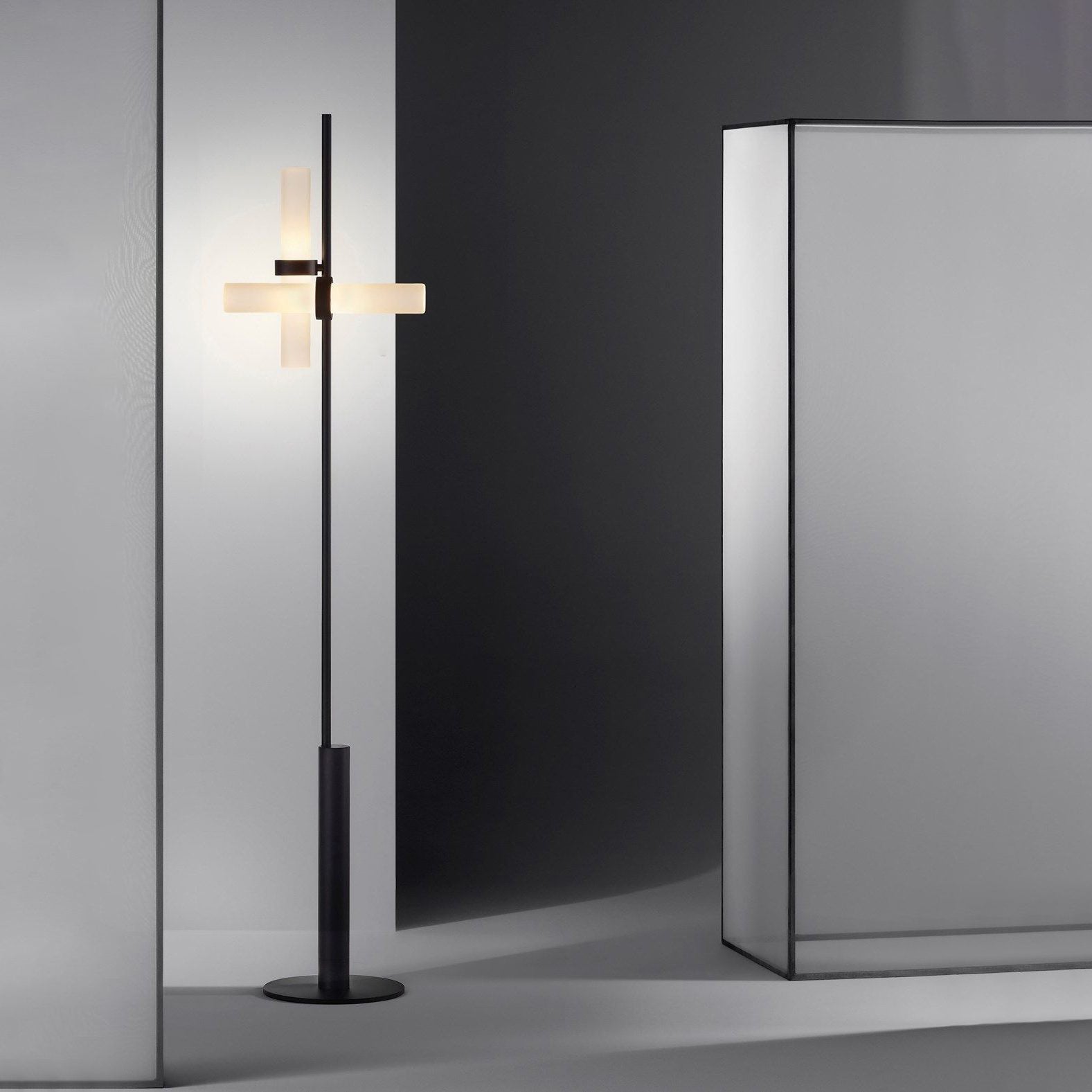 Axis Modular Floor Lamp - Blowlighting