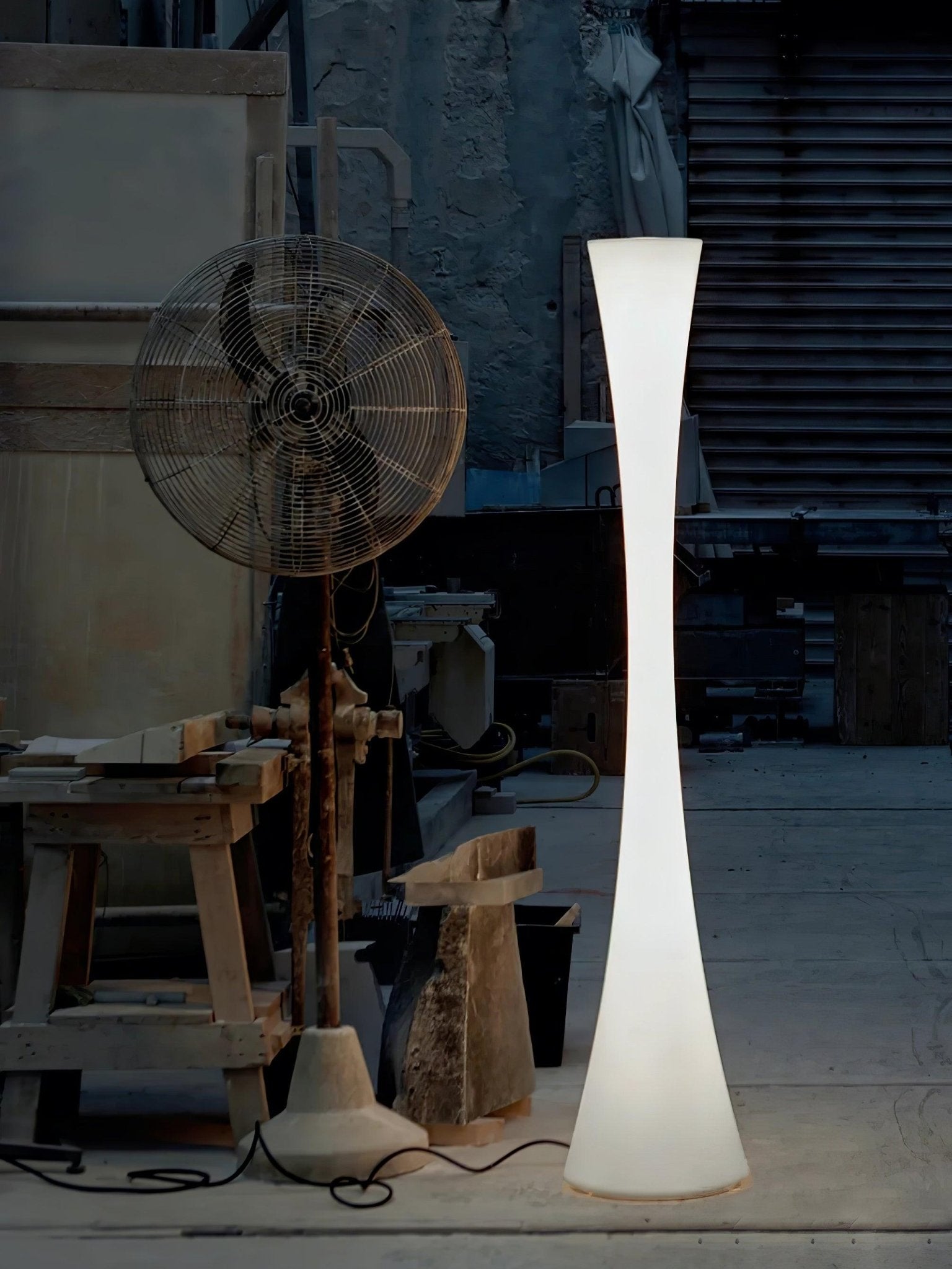 Biconica Pol Floor Lamp - Blowlighting