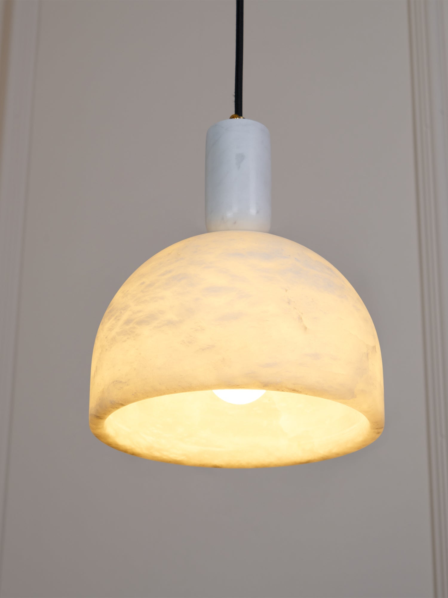 Culiror Minimalist Alabaster Pendant Light - Blowlighting