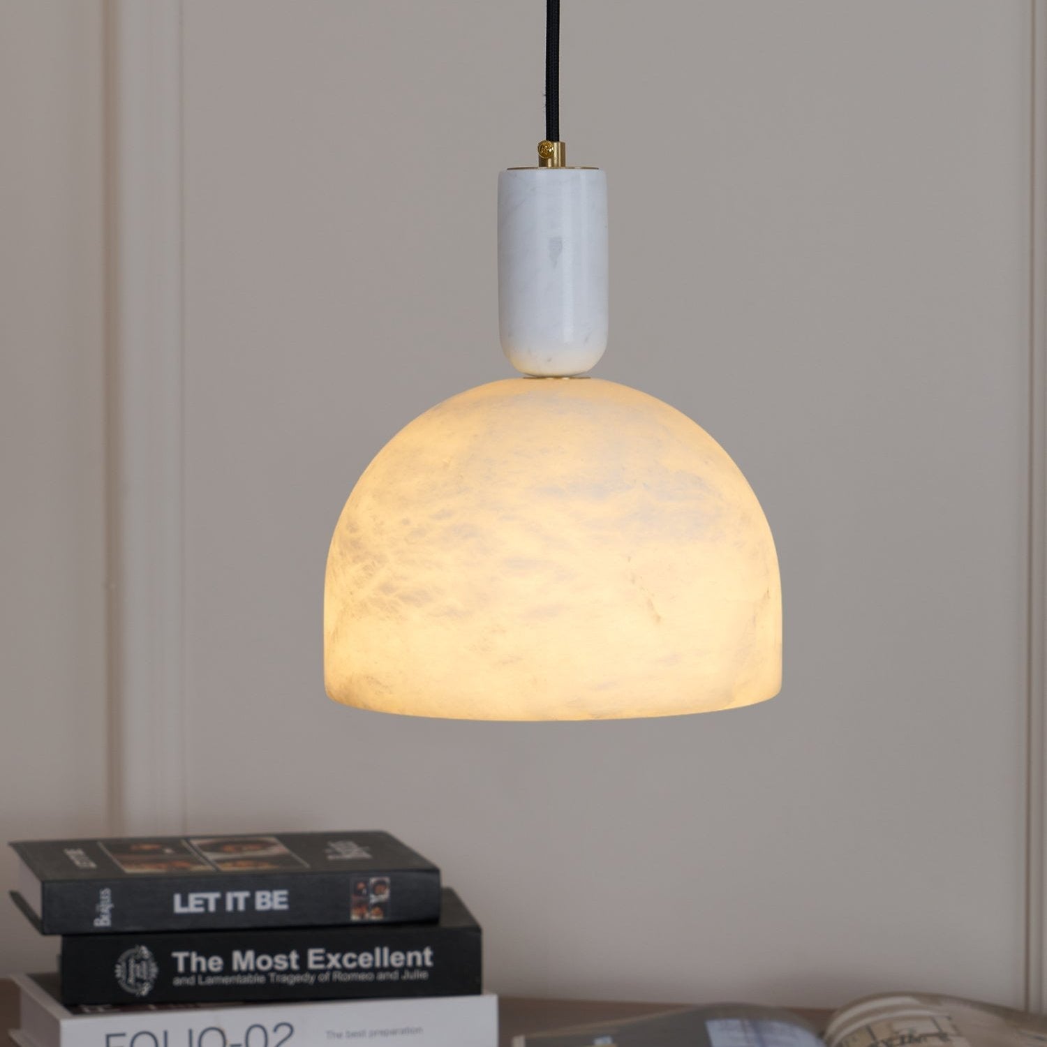 Culiror Minimalist Alabaster Pendant Light - Blowlighting