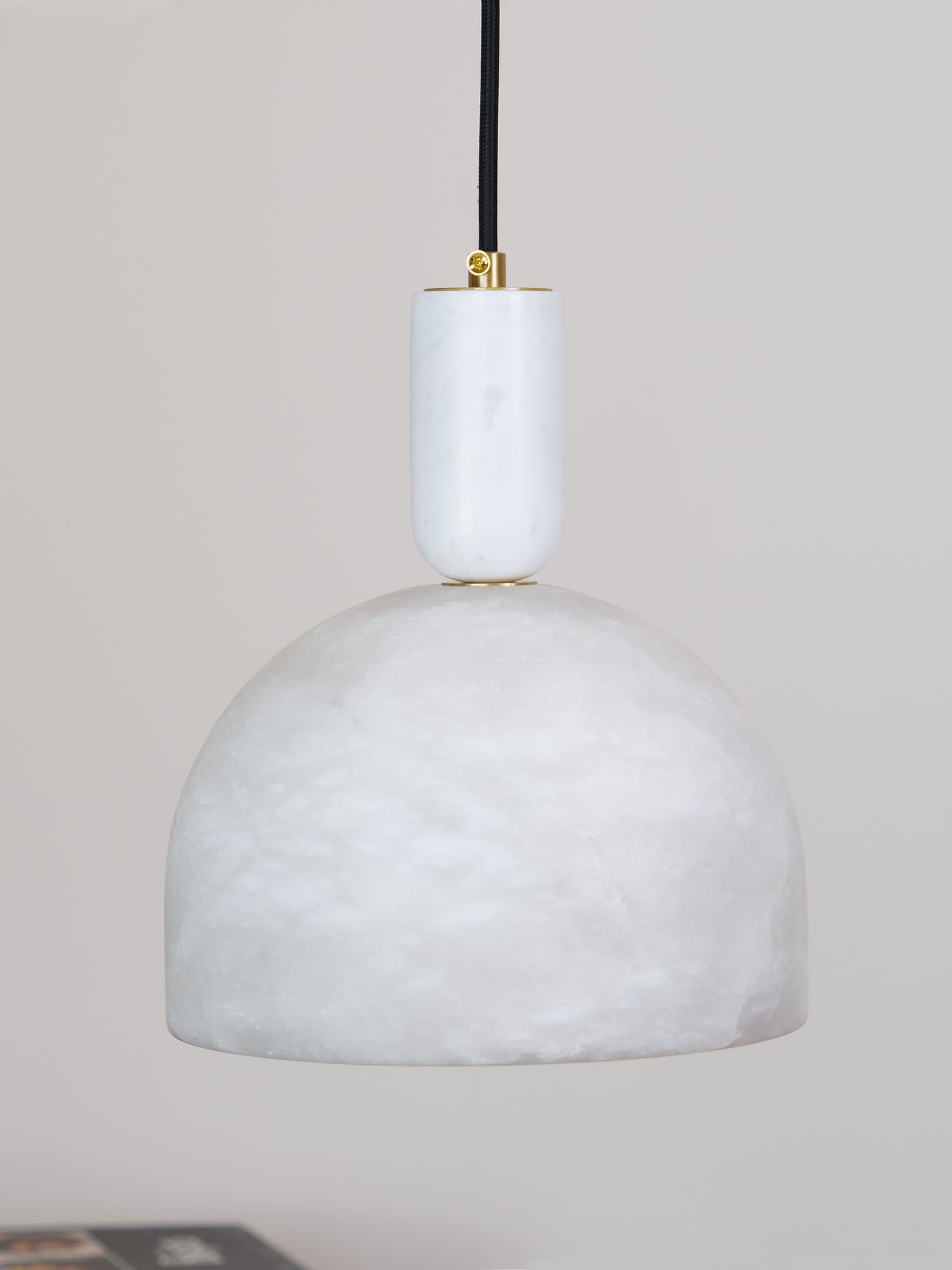 Culiror Minimalist Alabaster Pendant Light - Blowlighting