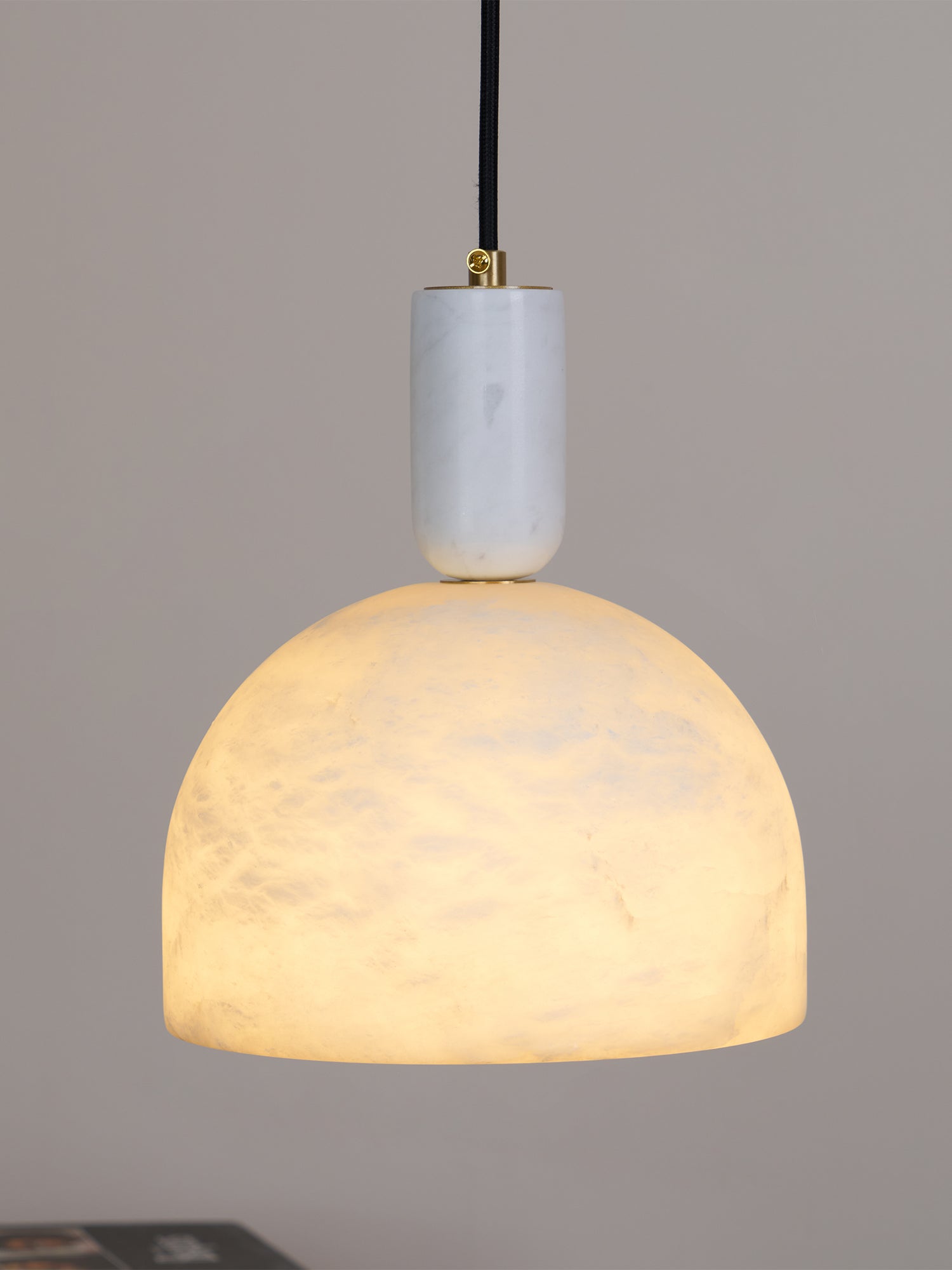 Culiror Minimalist Alabaster Pendant Light - Blowlighting