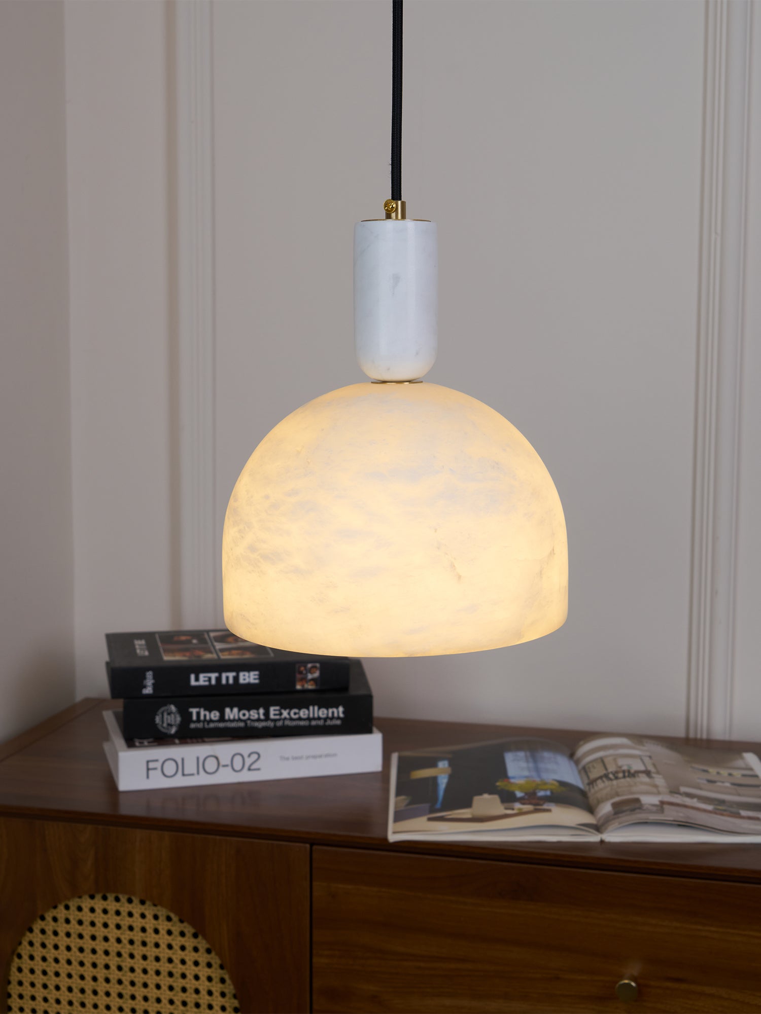 Culiror Minimalist Alabaster Pendant Light - Blowlighting