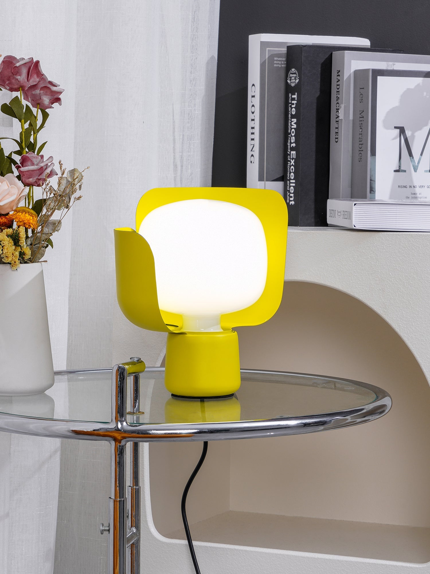Petals Glass Table Lamp - Blowlighting